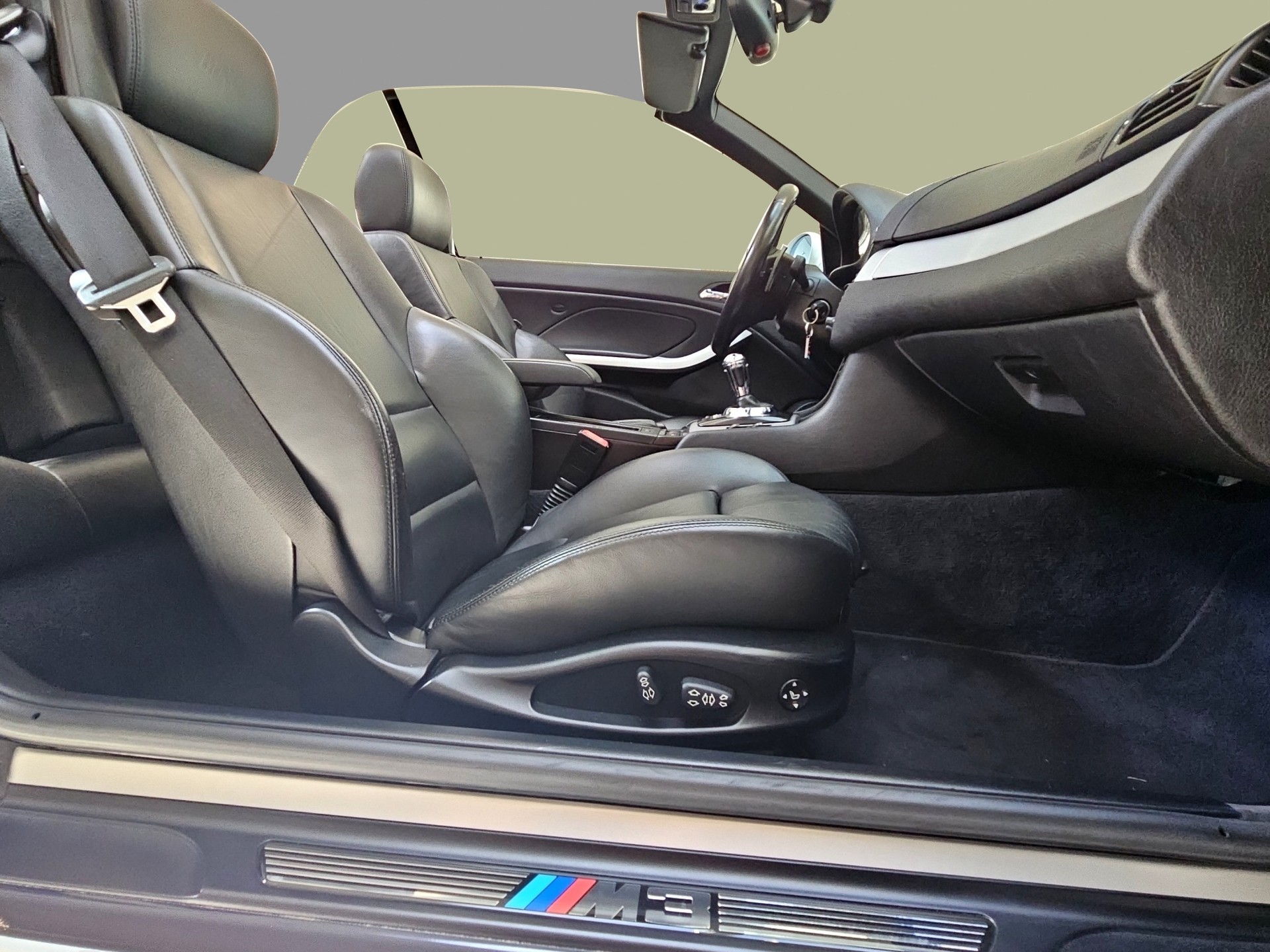 BMW M3 Cabriolet-image-12