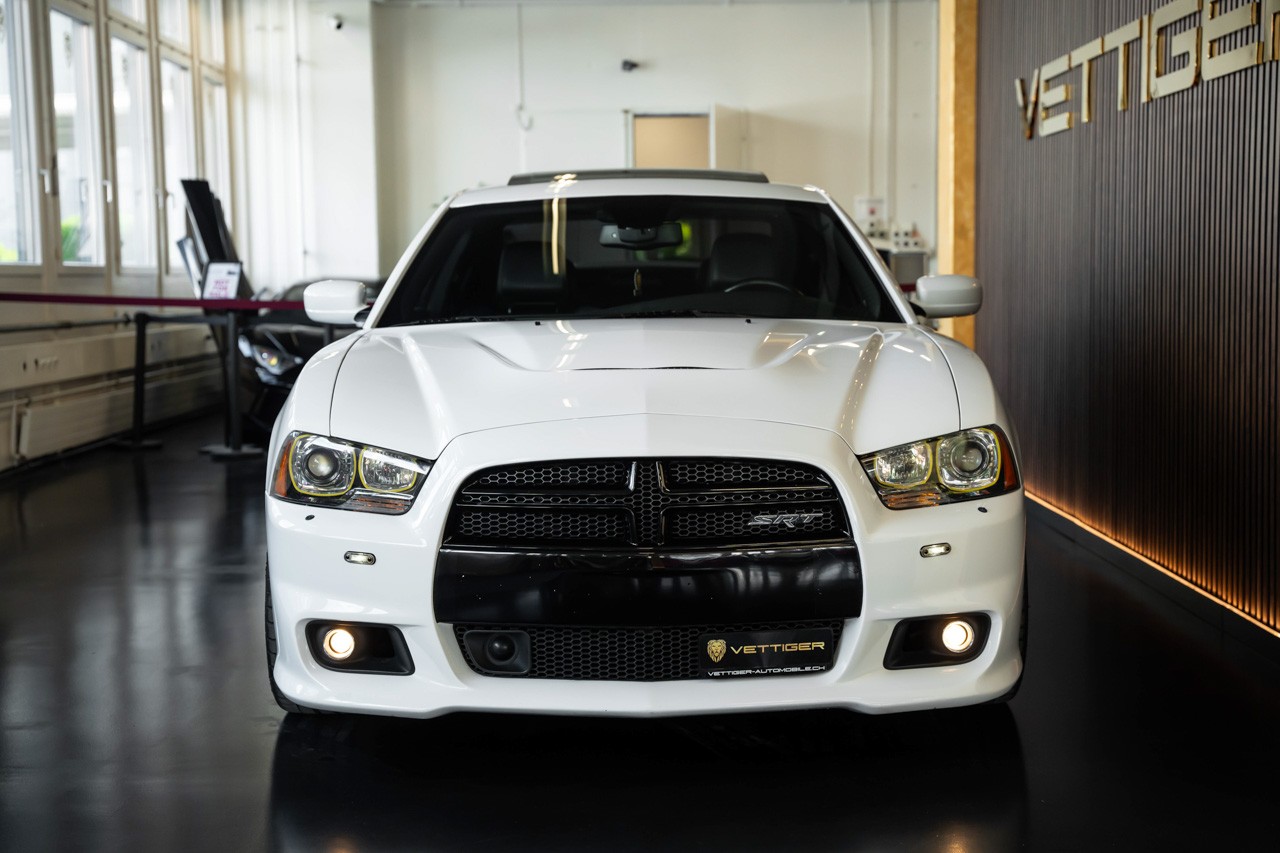 DODGE Charger SRT8-showroom-element-1
