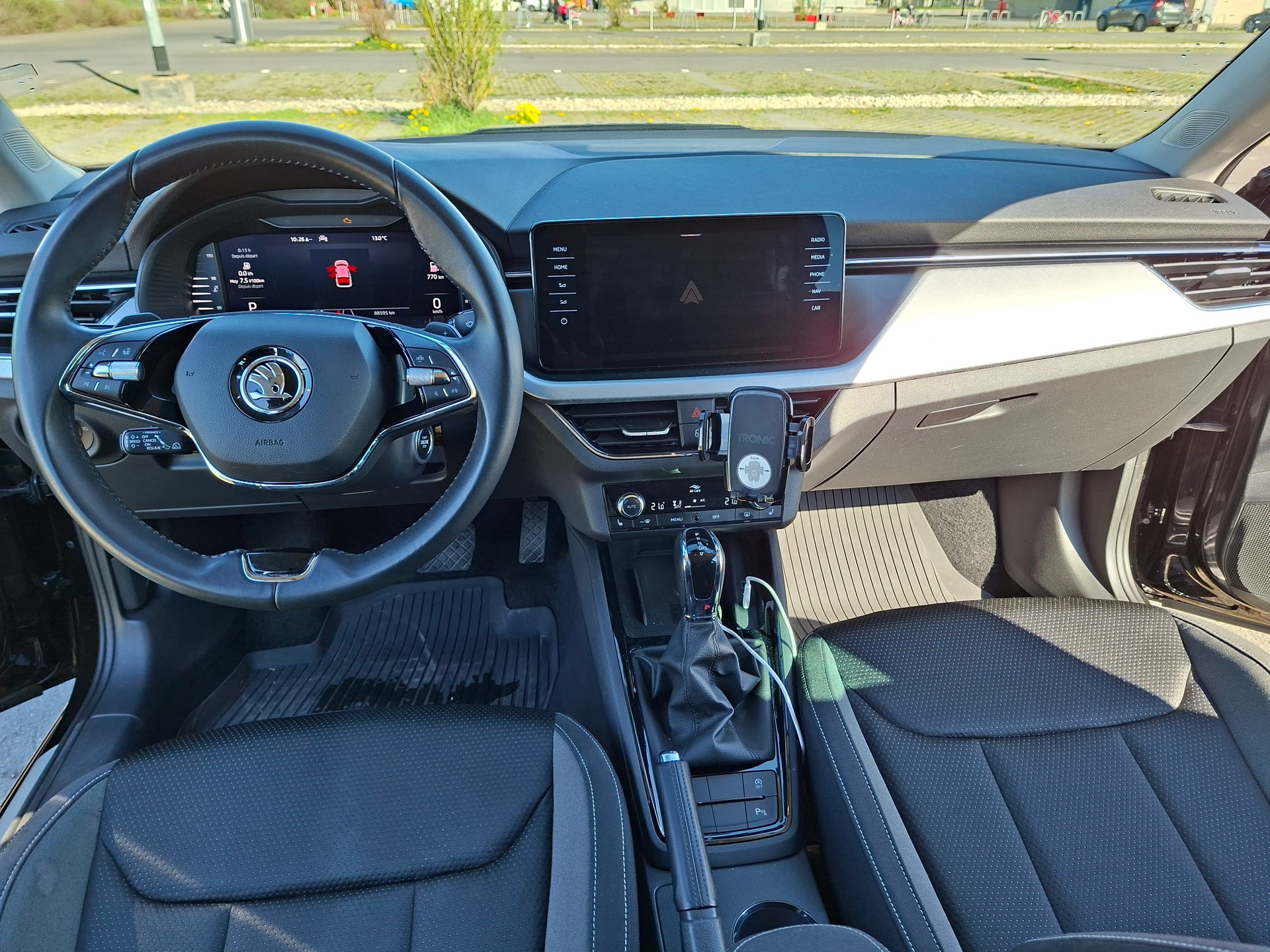 SKODA 1.0 TSI Tour DSG-image-2