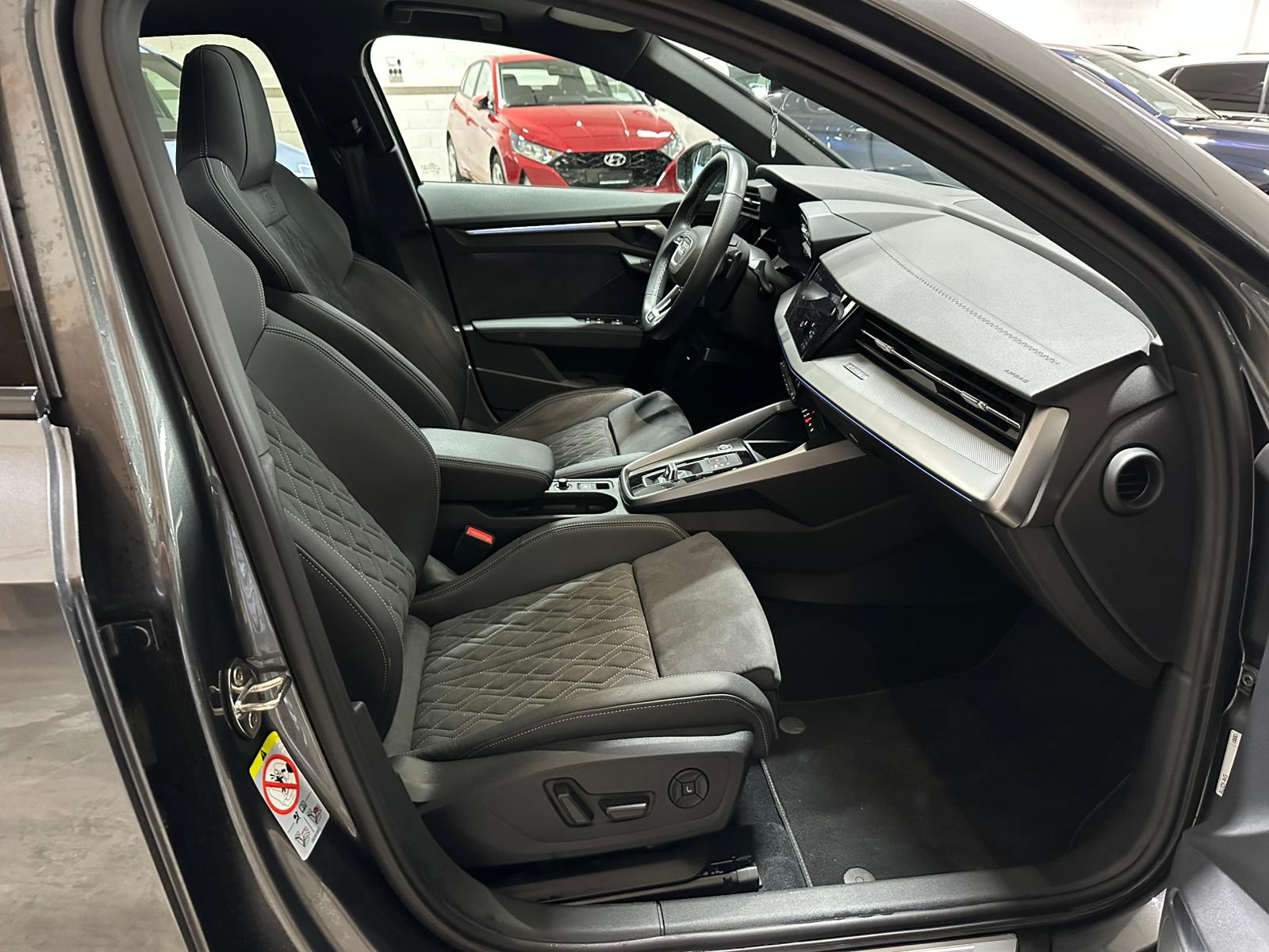 AUDI A3 Sportback 40 TFSI S line quattro S-tronic-image-6