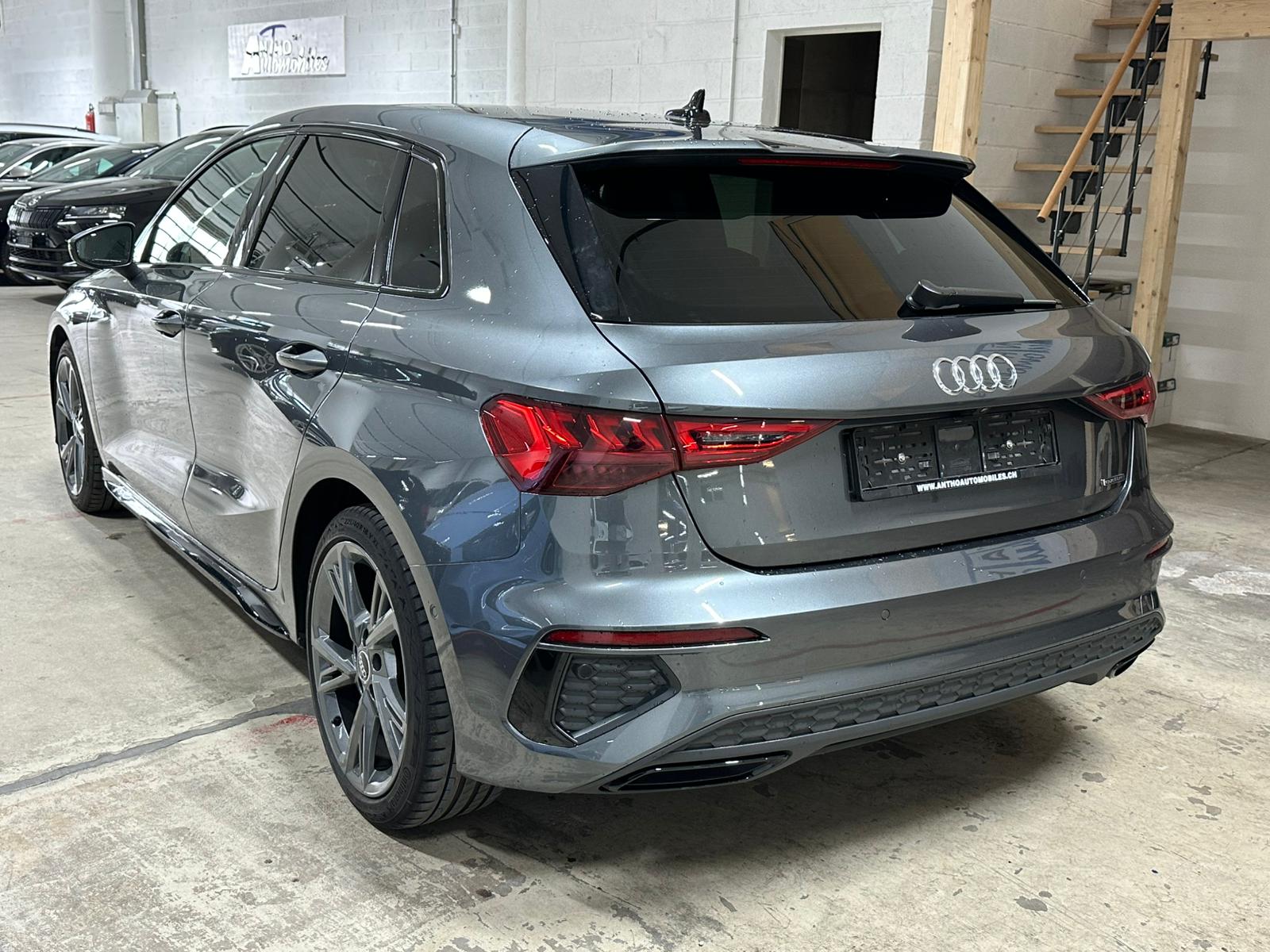 AUDI A3 Sportback 40 TFSI S line quattro S-tronic-image-4
