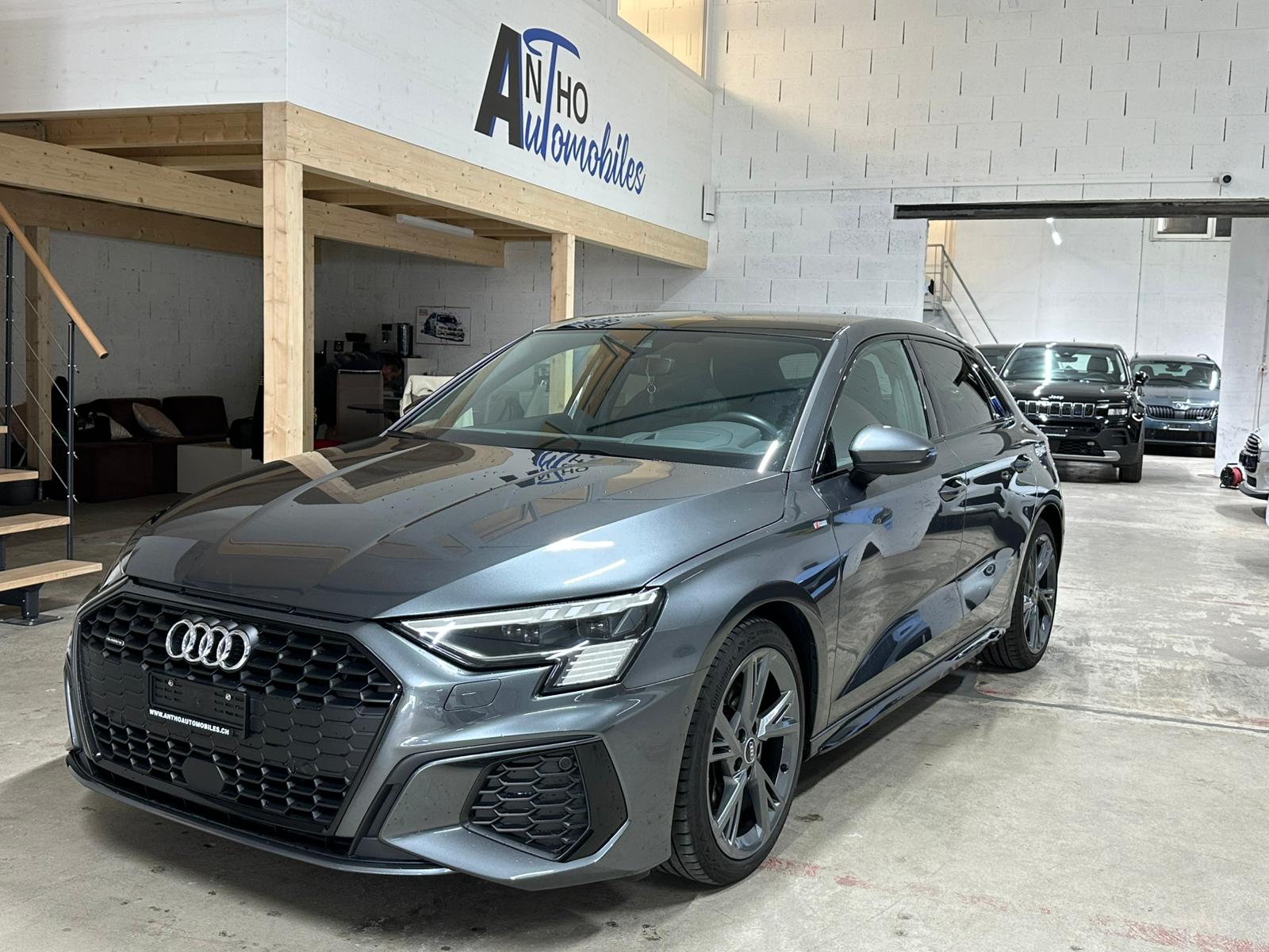 AUDI A3 Sportback 40 TFSI S line quattro S-tronic-image-0