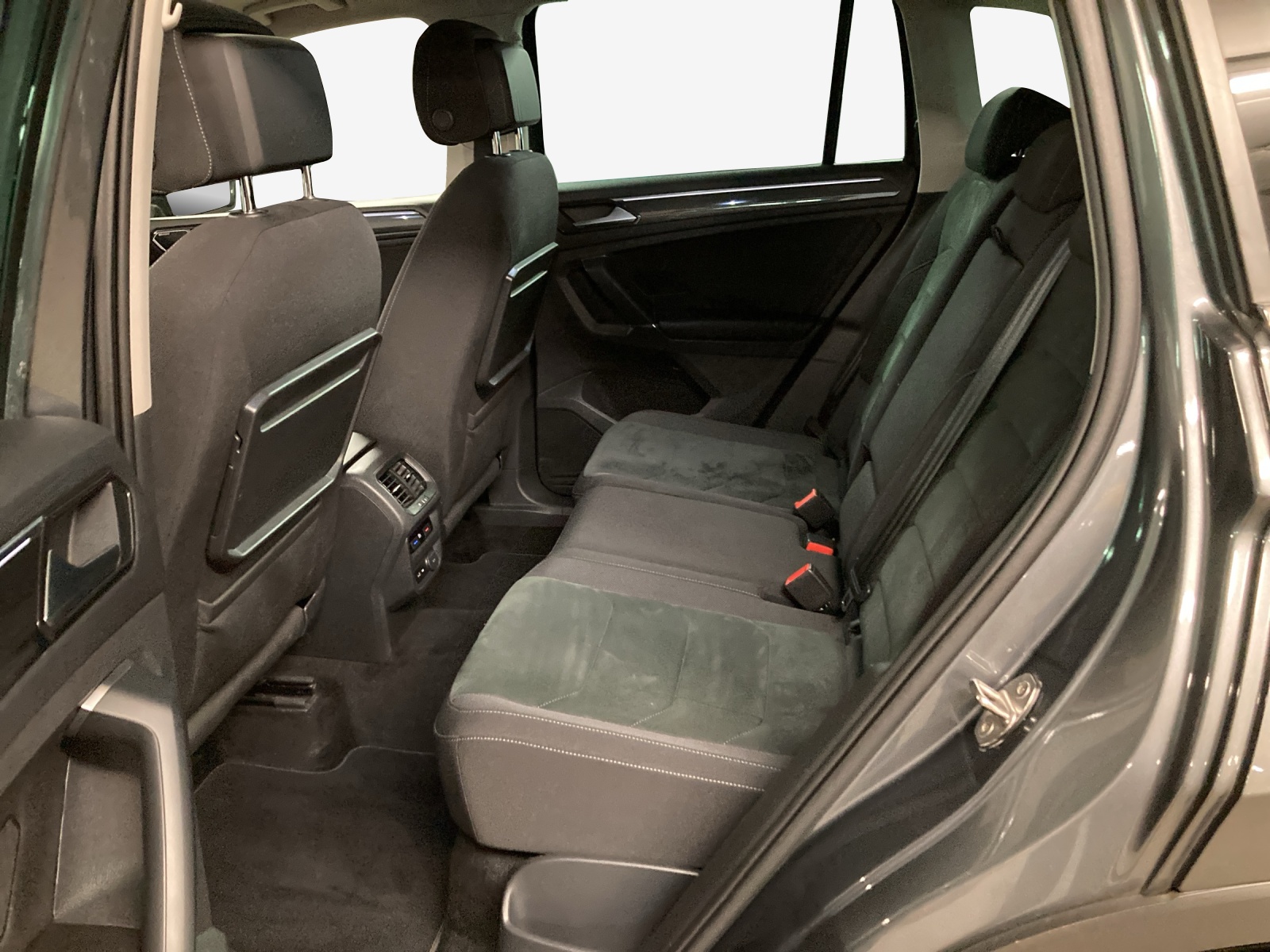 VW Tiguan 2.0TSI Highline 4Motion DSG-image-11