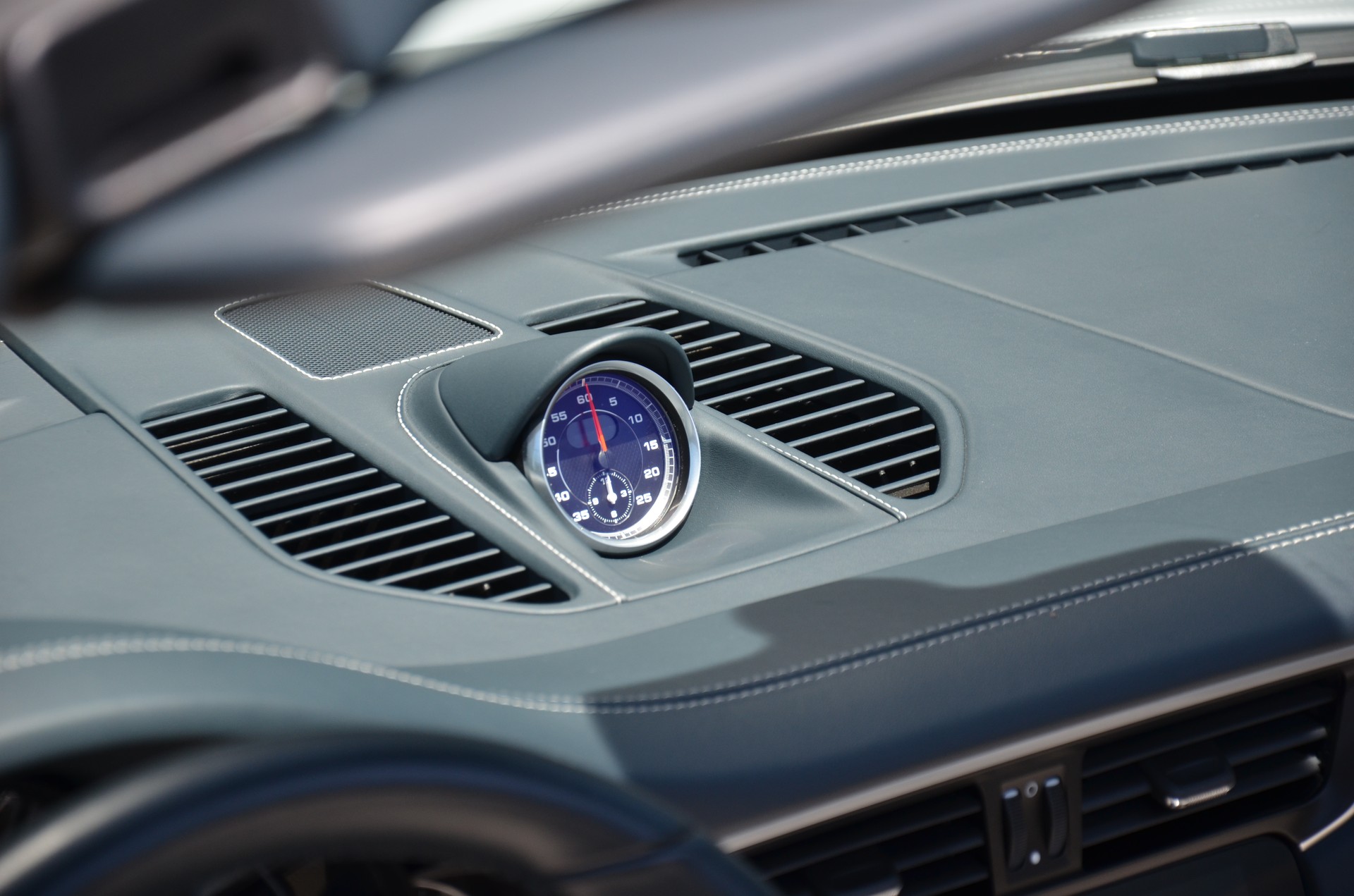 PORSCHE 991.2 Turbo S Cabrio PDK-image-12
