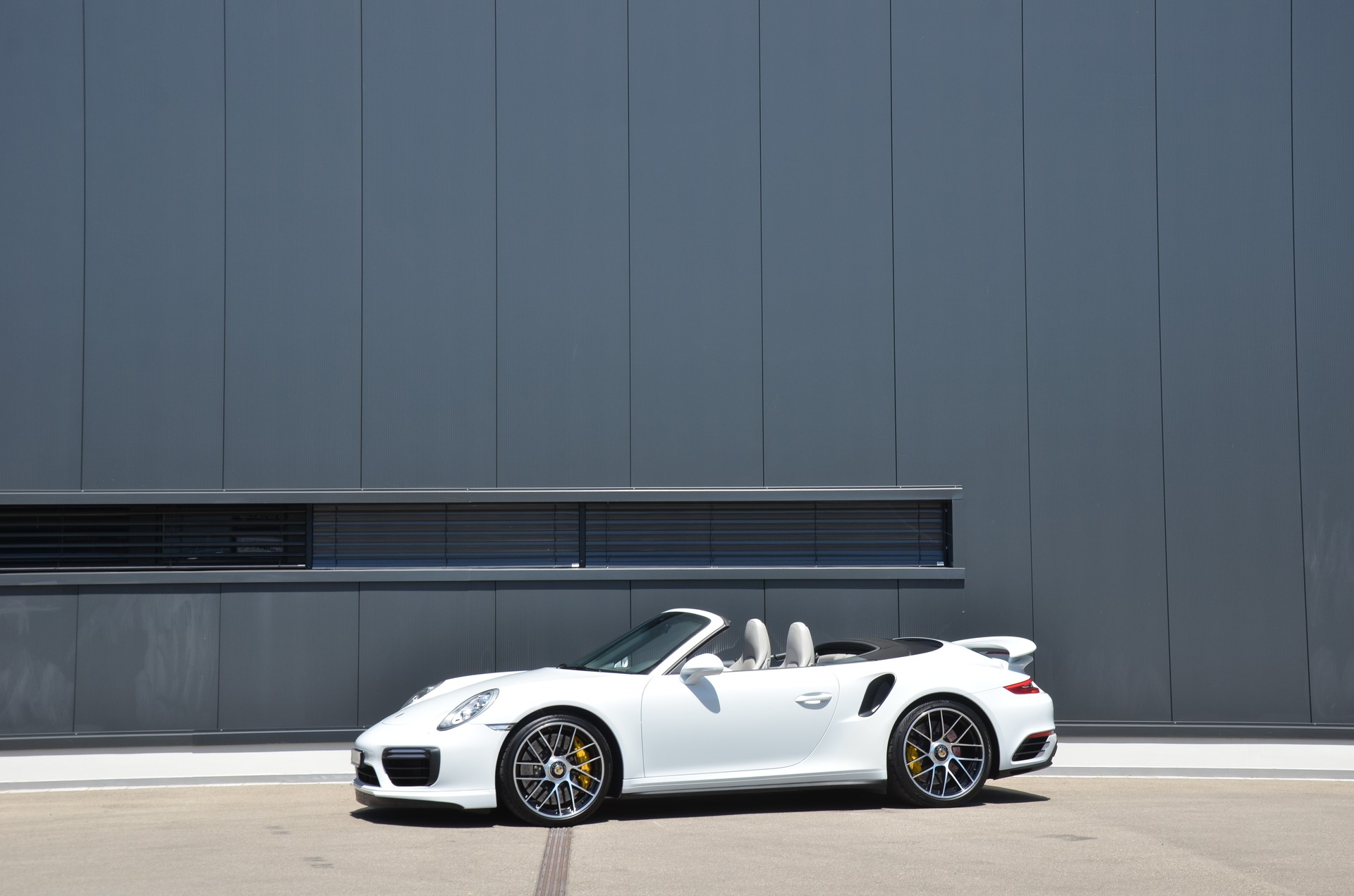 PORSCHE 991.2 Turbo S Cabrio PDK-image-1