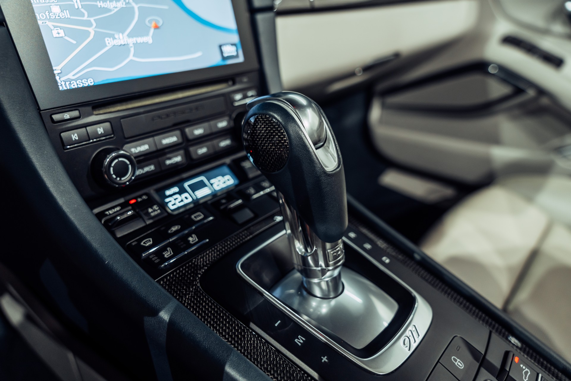 PORSCHE 991.2 Turbo S Cabrio PDK-image-19