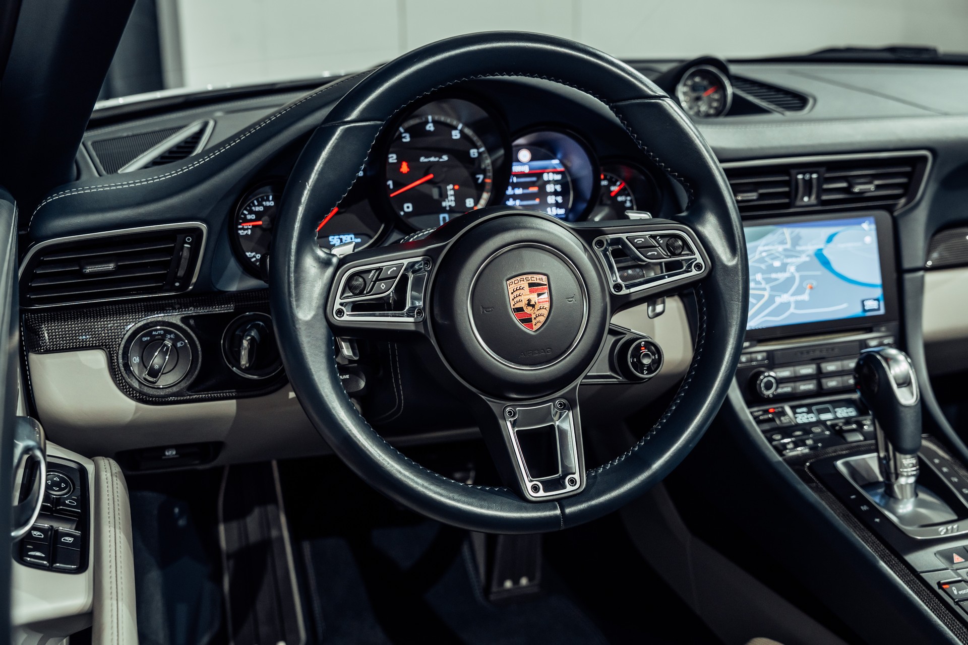 PORSCHE 991.2 Turbo S Cabrio PDK-image-30