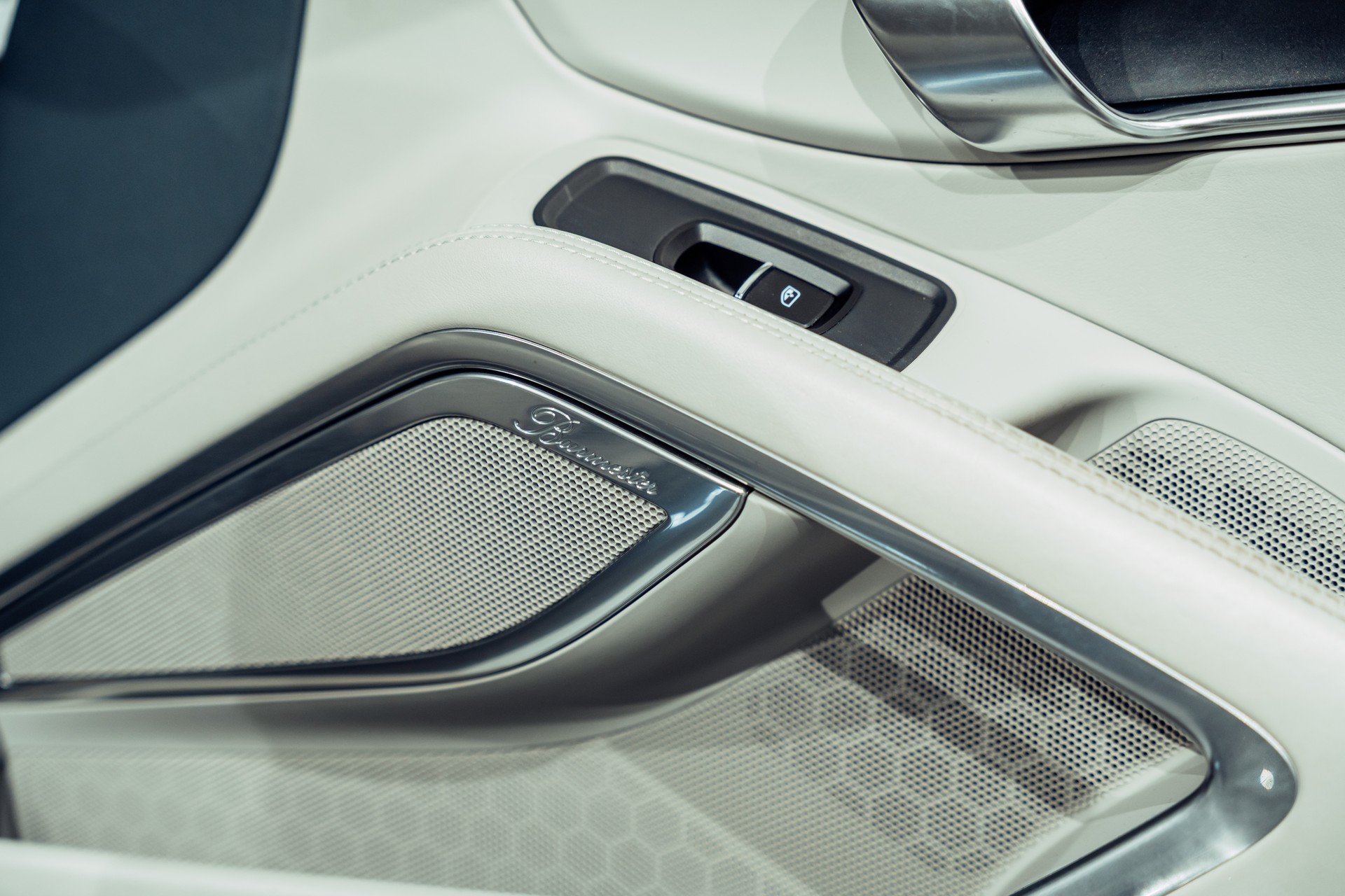 PORSCHE 991.2 Turbo S Cabrio PDK-image-26