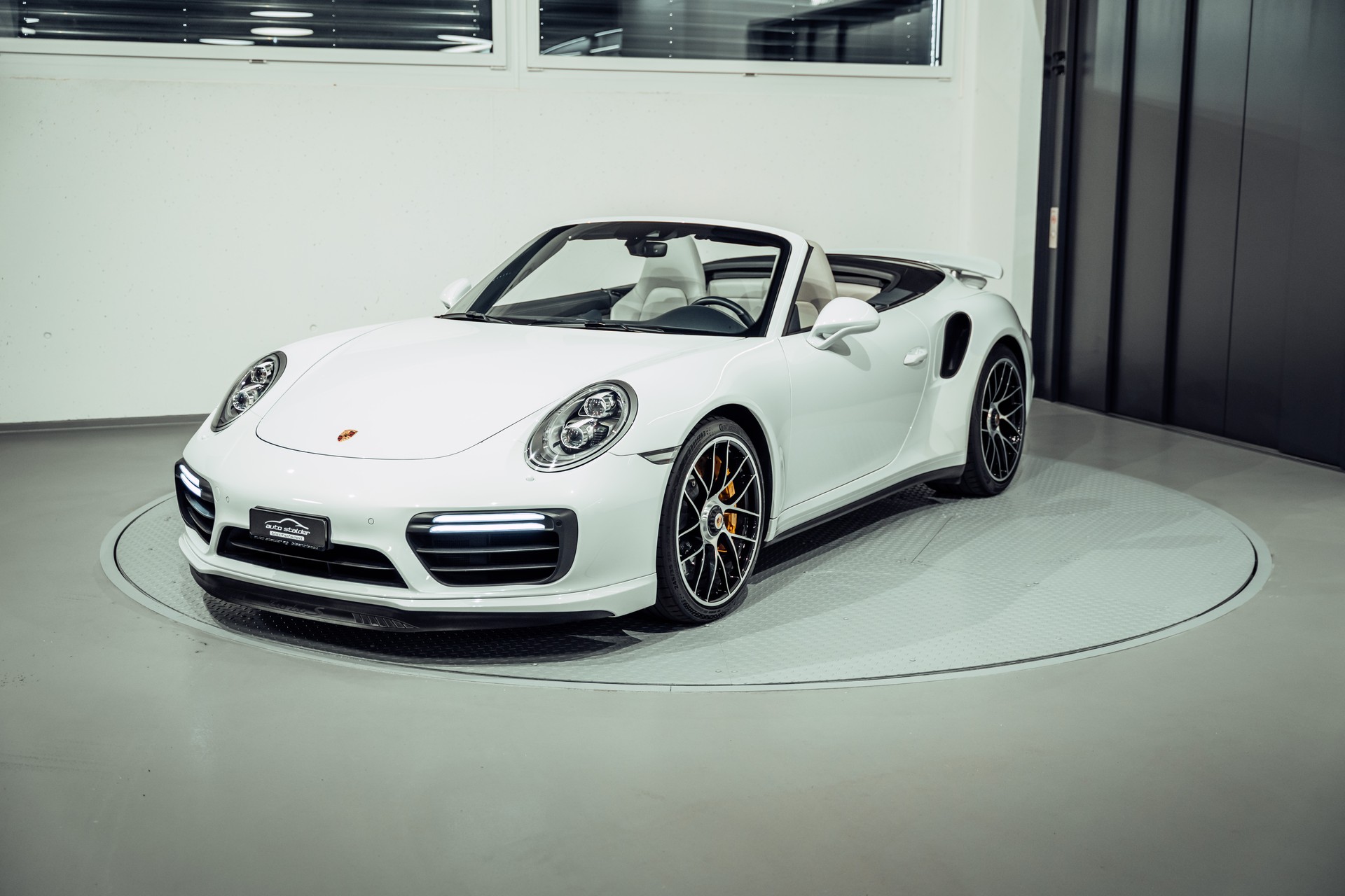 PORSCHE 991.2 Turbo S Cabrio PDK-image-0