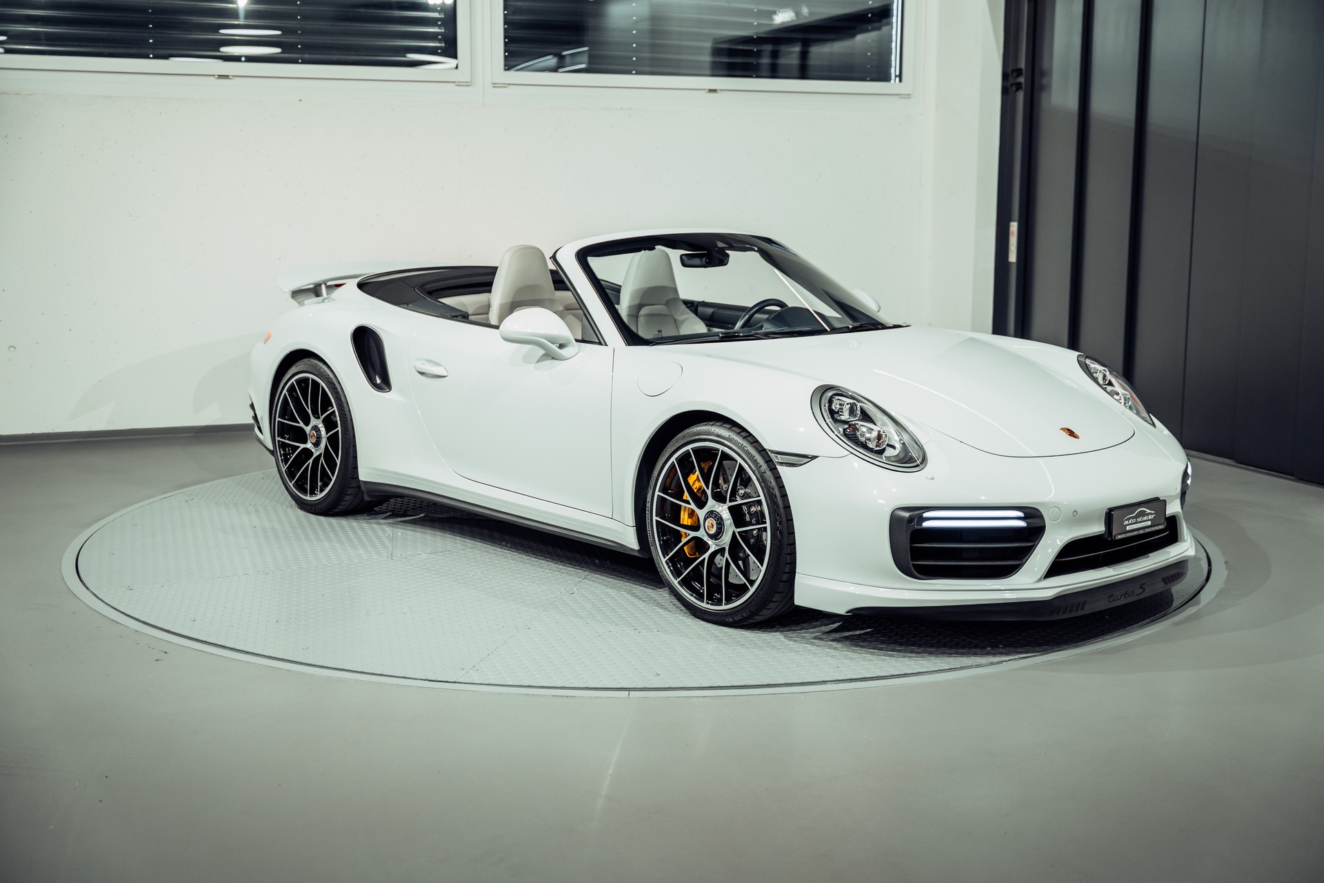 PORSCHE 991.2 Turbo S Cabrio PDK-image-6