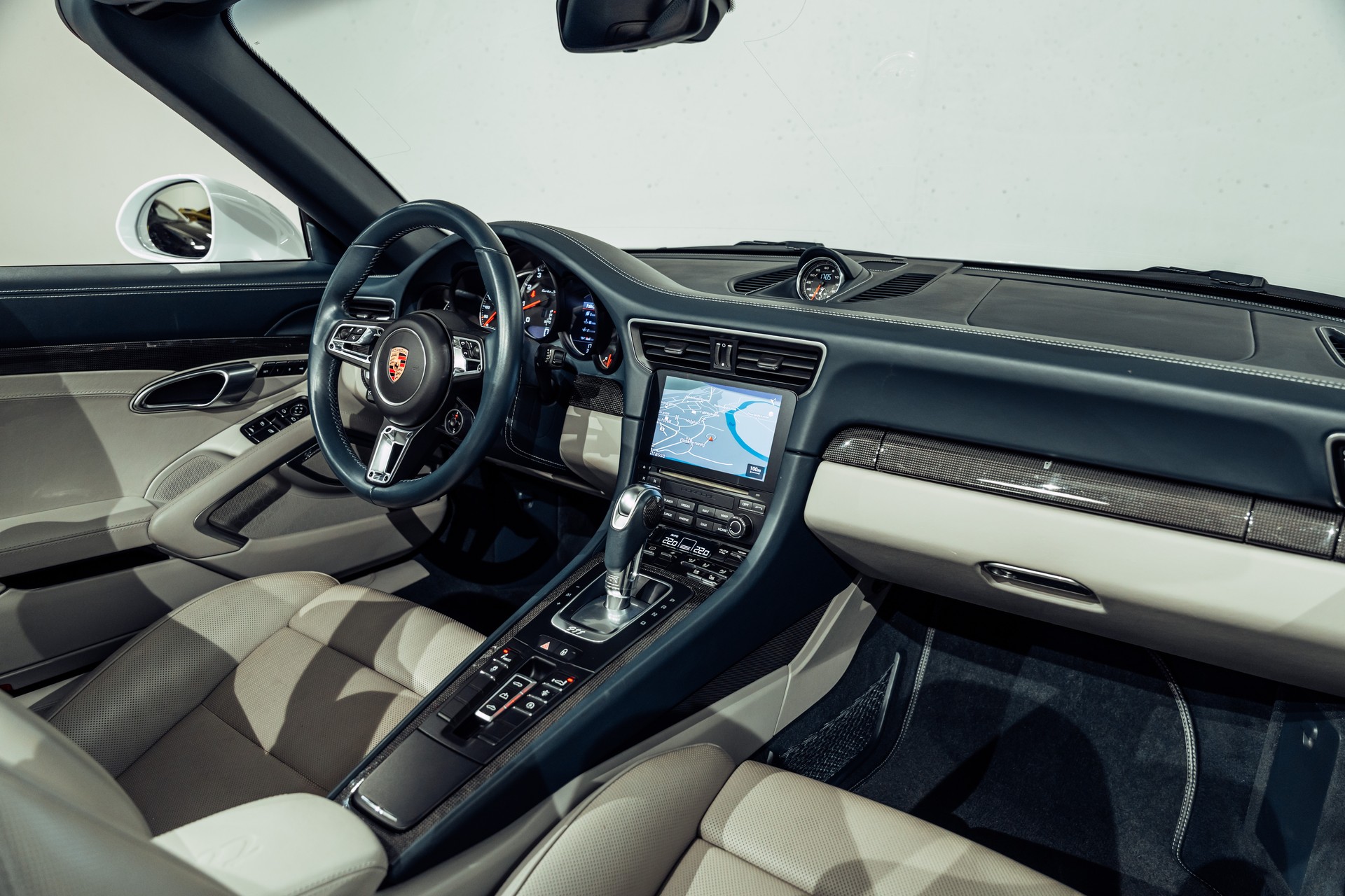 PORSCHE 991.2 Turbo S Cabrio PDK-image-22