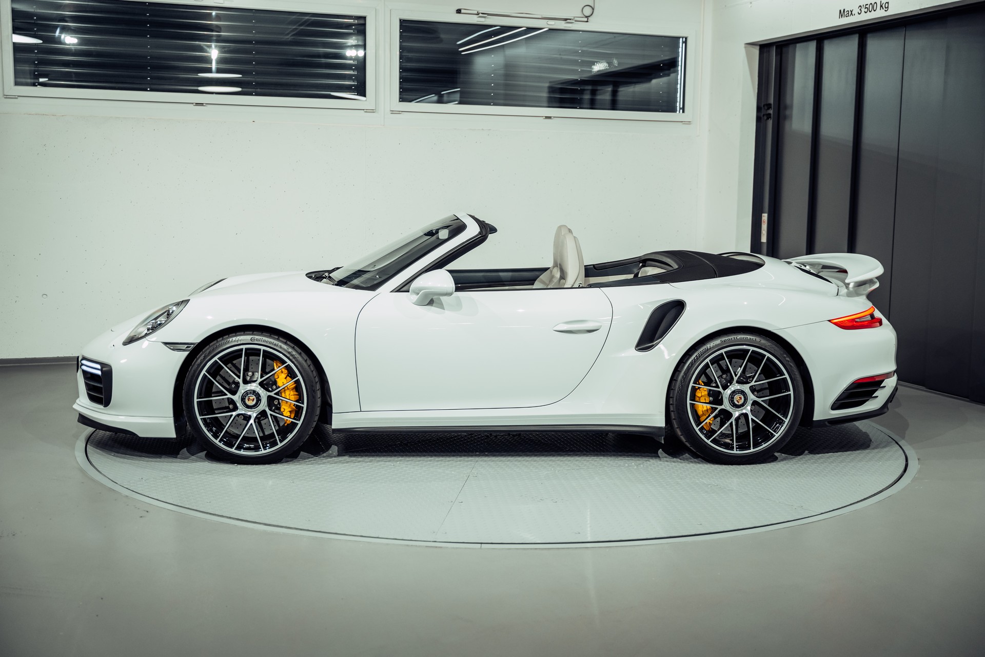 PORSCHE 991.2 Turbo S Cabrio PDK-image-1