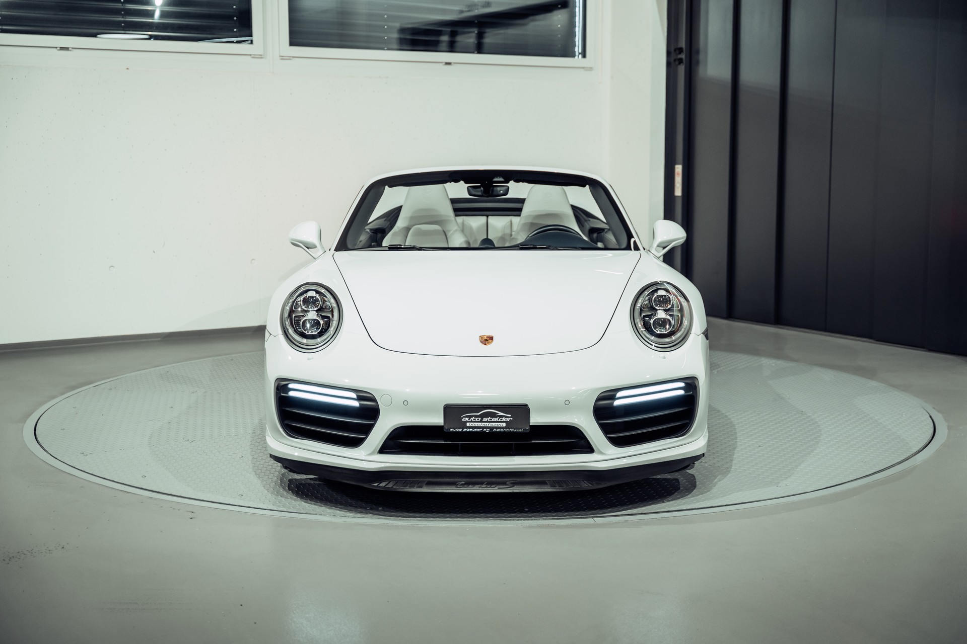 PORSCHE 991.2 Turbo S Cabrio PDK-image-7