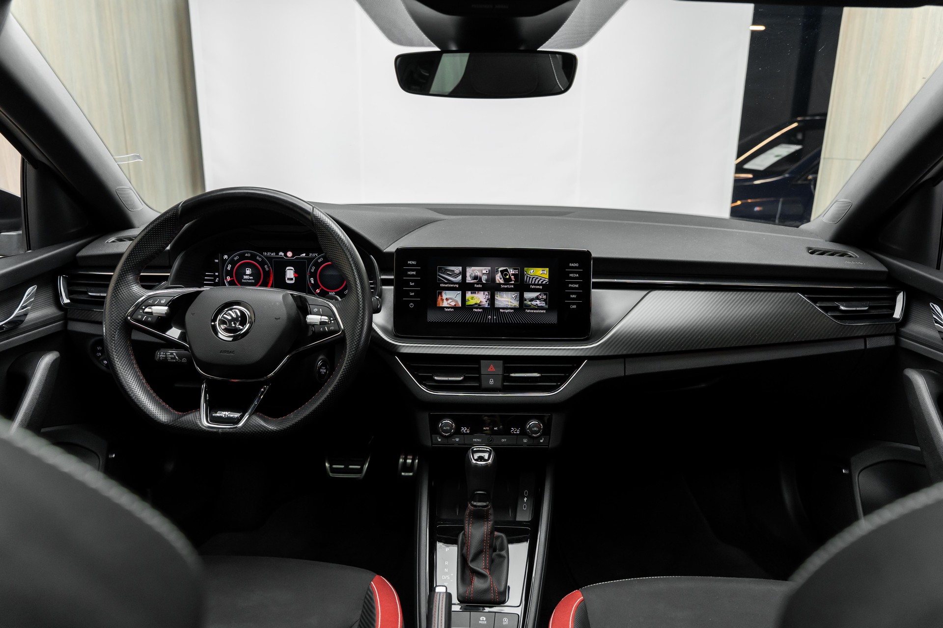 SKODA Scala 1.5 TSI ACT Monte Carlo DSG-image-2