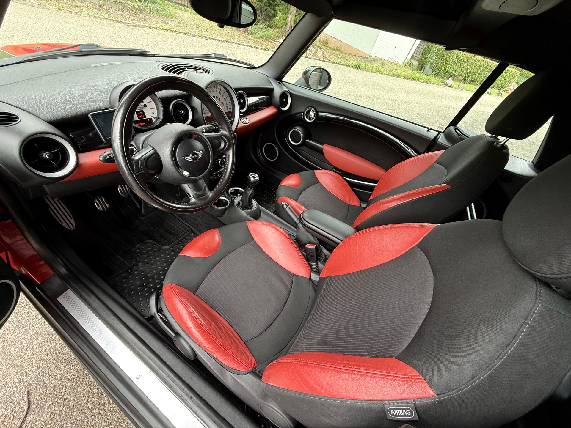 MINI Cooper S Cabriolet John Cooper Works-image-7