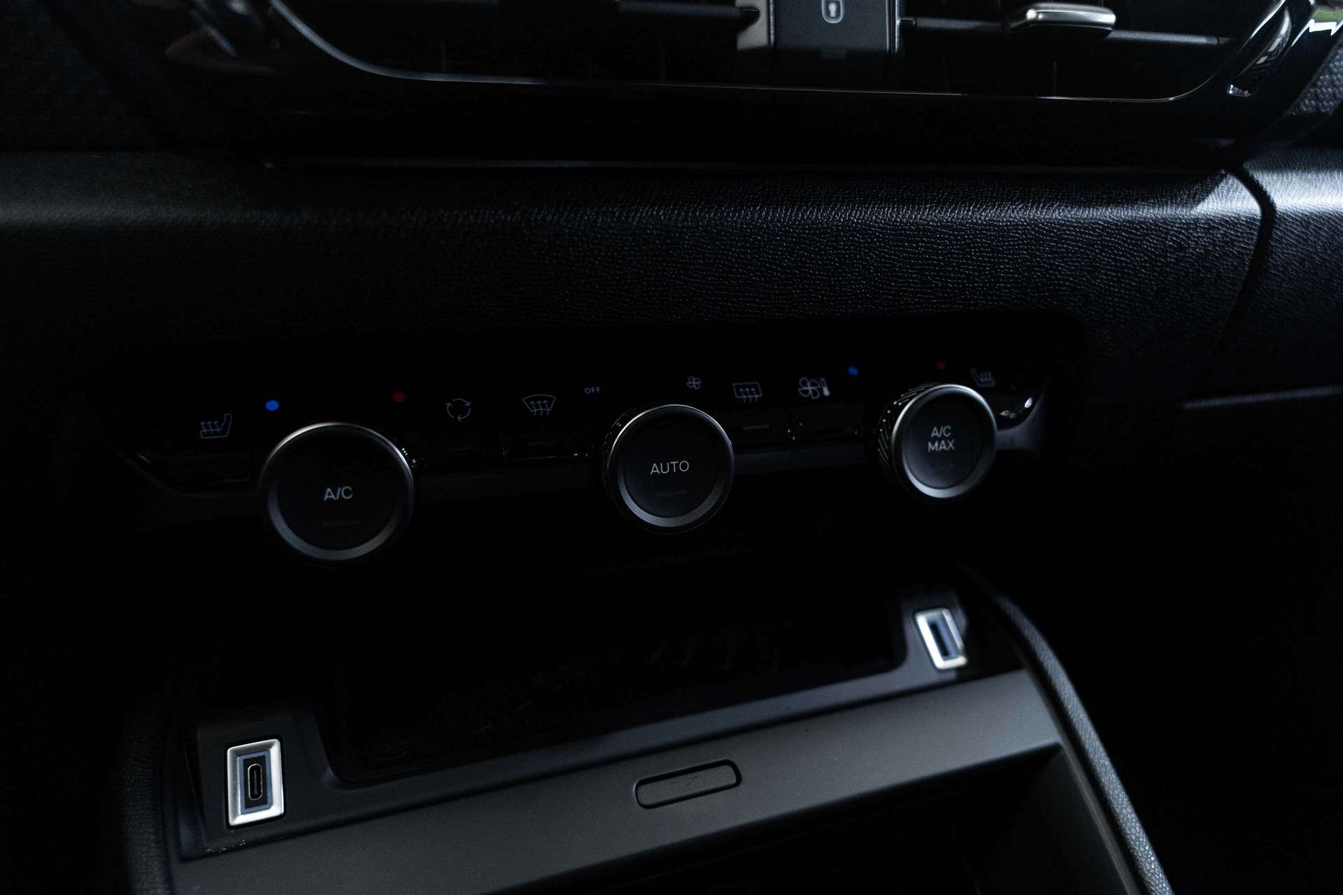 CITROEN C4 1.2 PureTech 130 Shine EAT8-Automat-image-23