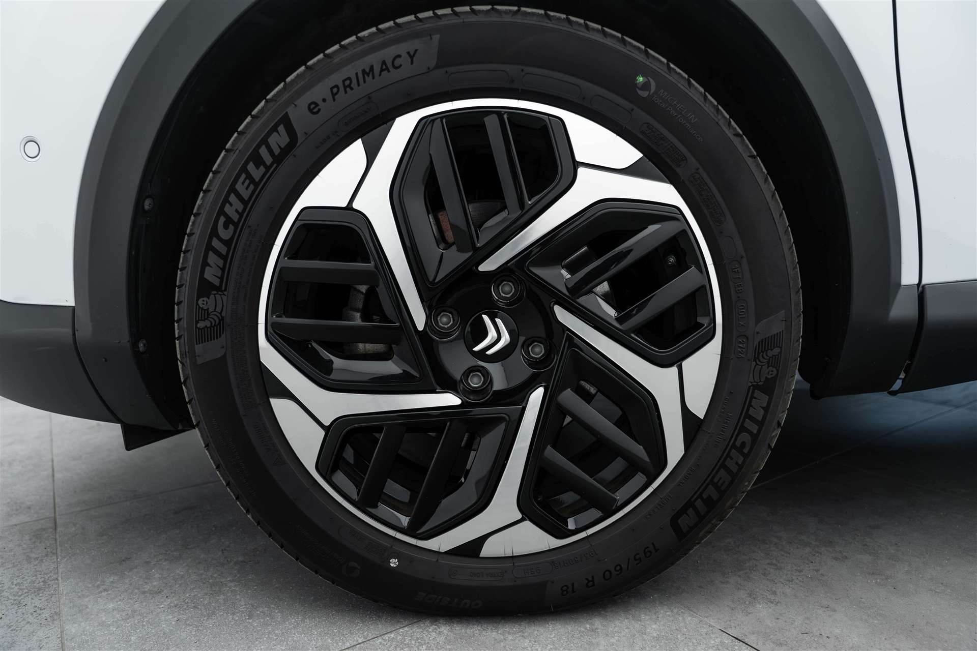 CITROEN C4 1.2 PureTech 130 Shine EAT8-Automat-image-5