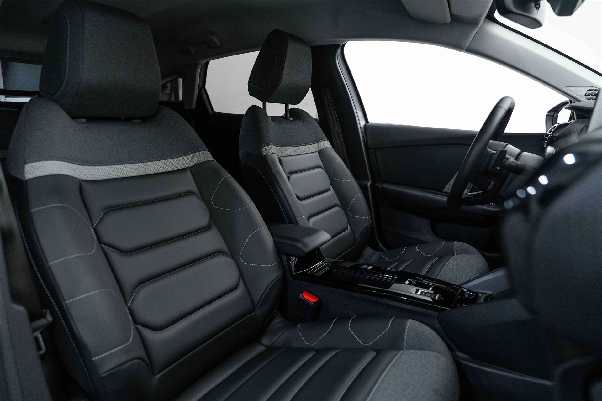 CITROEN C4 1.2 PureTech 130 Shine EAT8-Automat-image-11