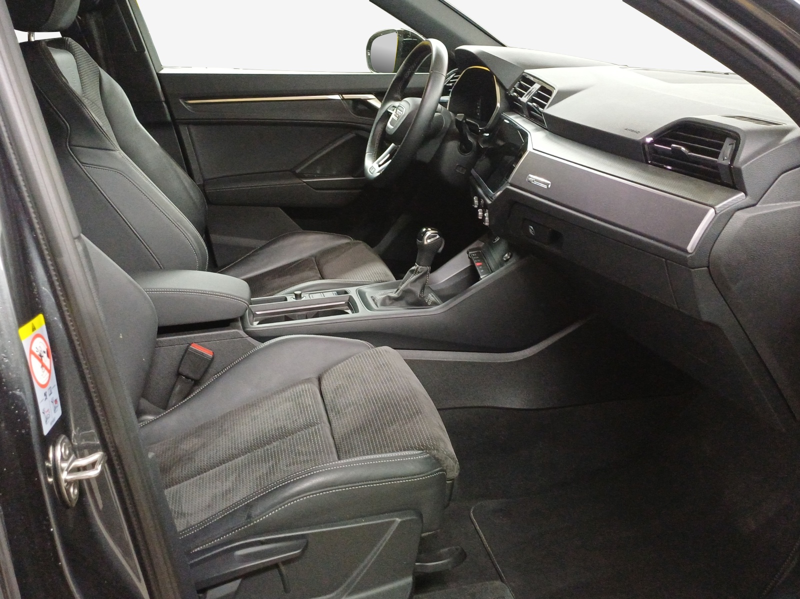 AUDI Q3 Sportback 35 TFSI S line S-tronic-image-13