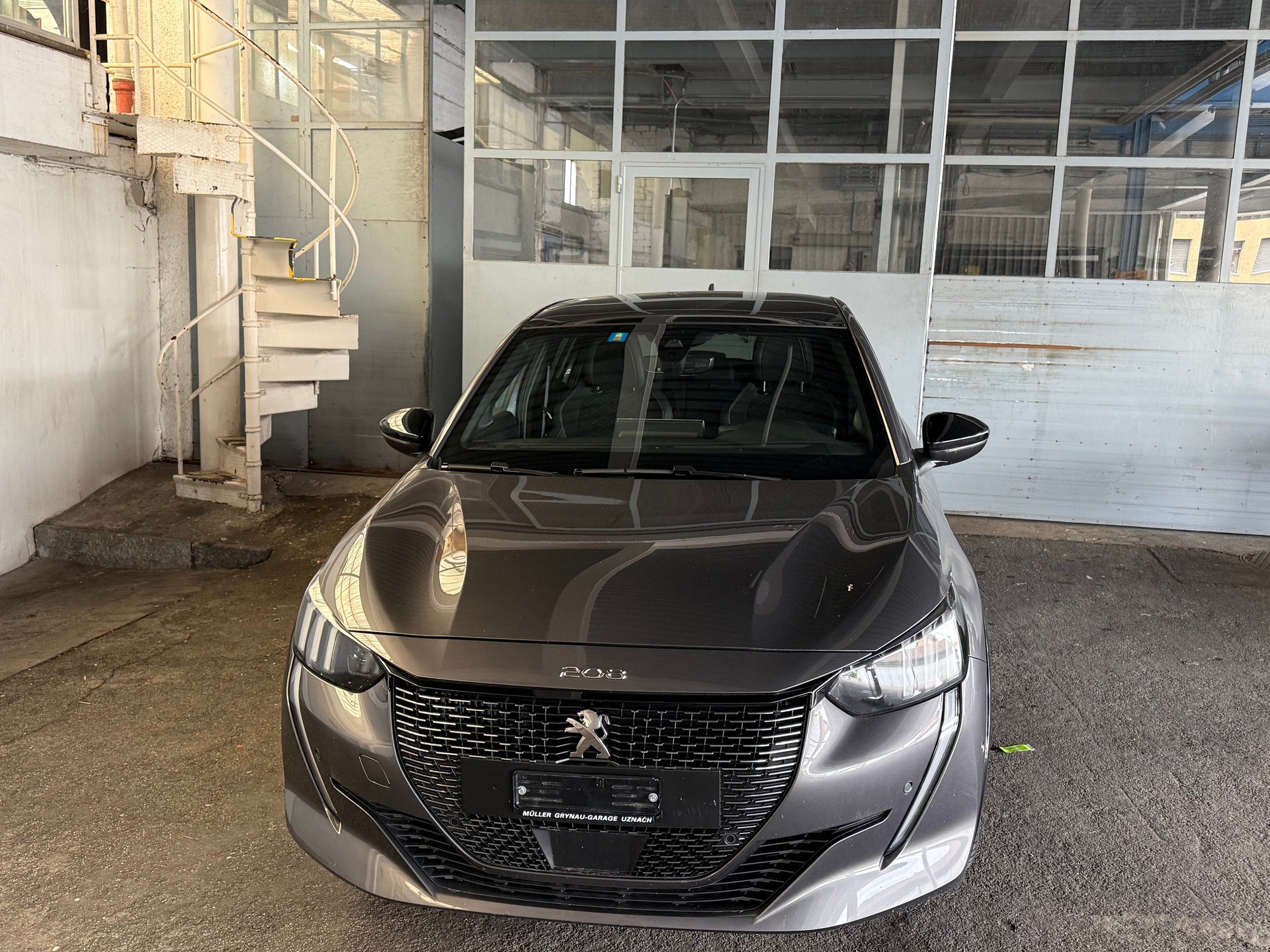 PEUGEOT 208 1.2 PureTech GT Pack EAT8-image-2