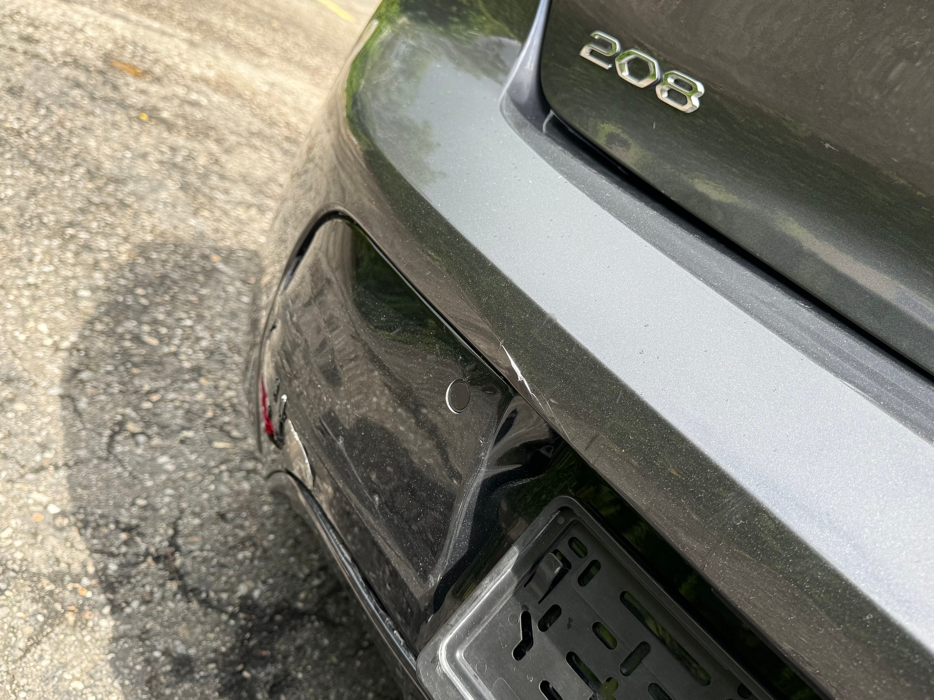 PEUGEOT 208 1.2 PureTech GT Pack EAT8-image-15