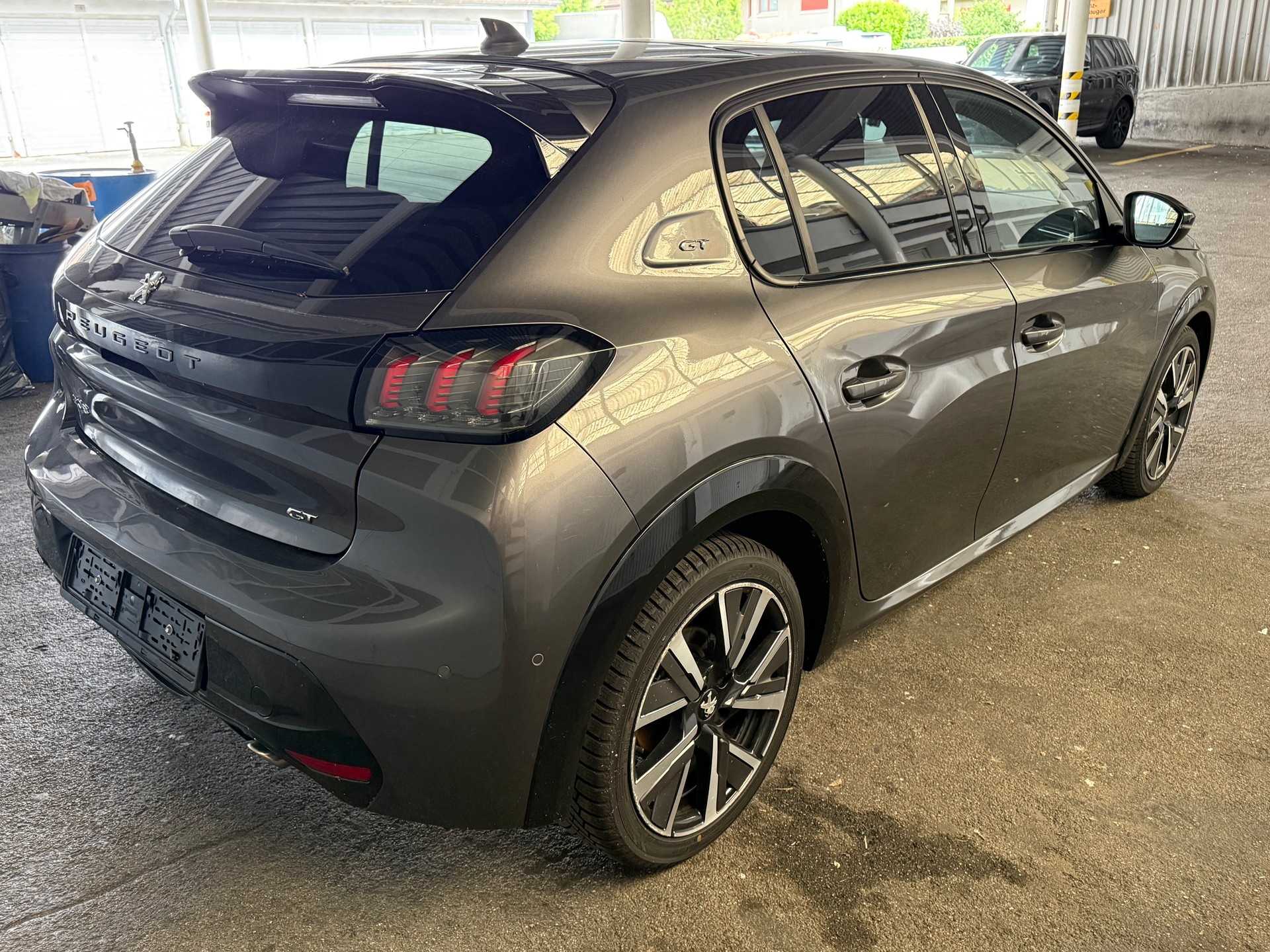 PEUGEOT 208 1.2 PureTech GT Pack EAT8-image-7