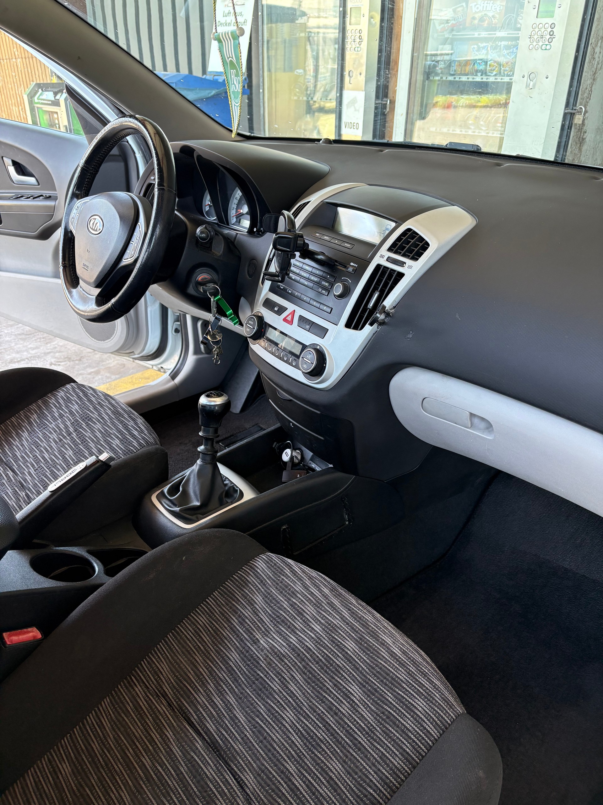 KIA 1.6-image-5