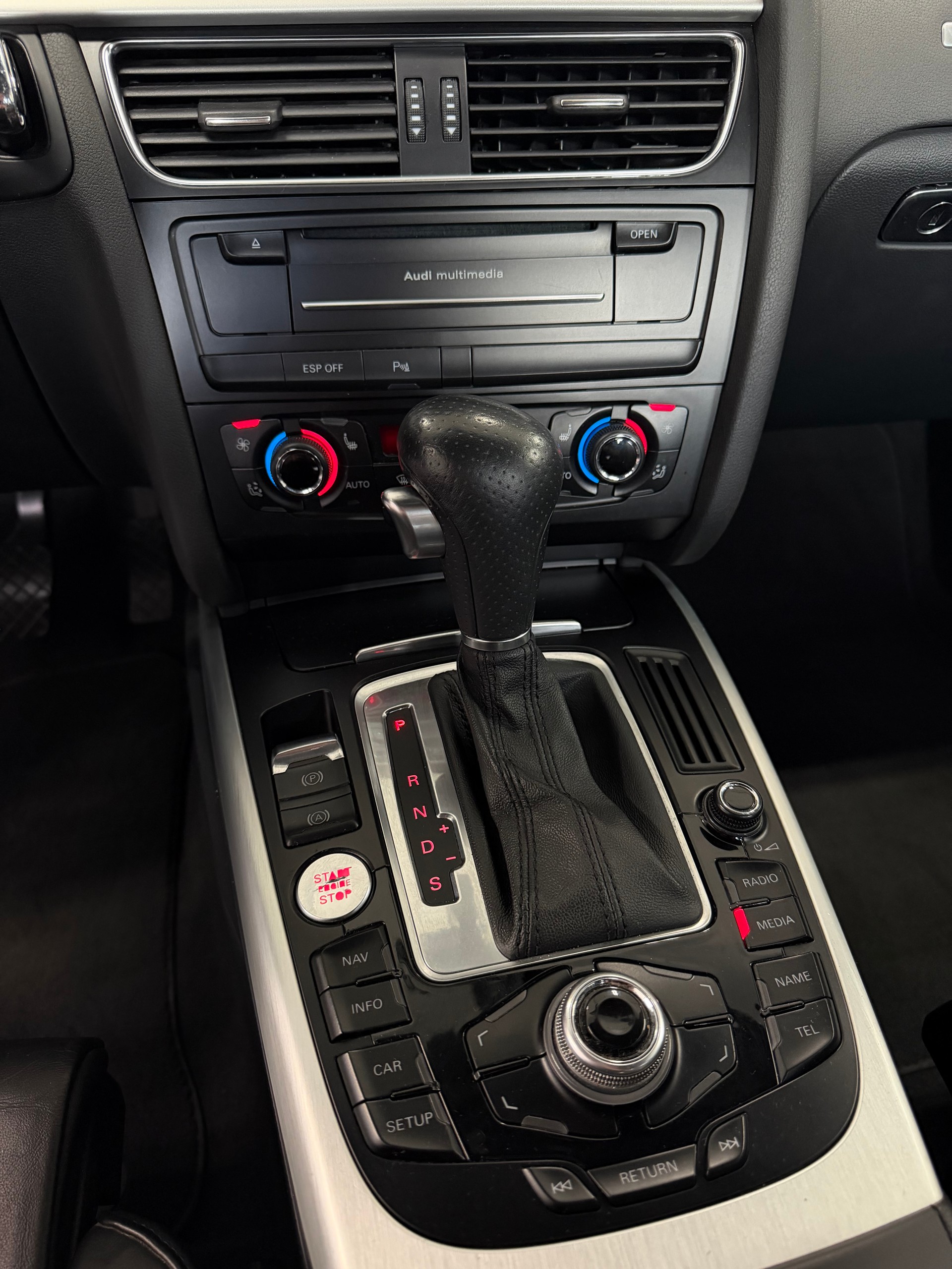AUDI A5 Coupé 3.0 TDI quattro S-LINE-image-9
