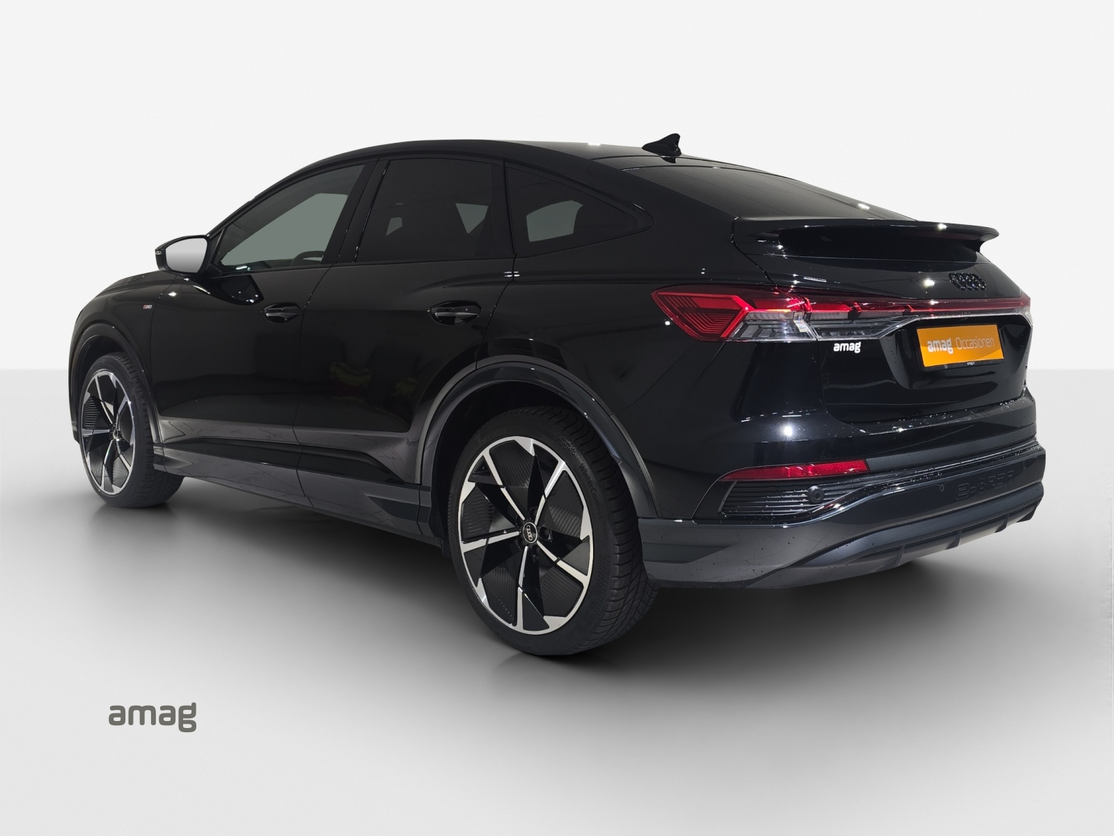 AUDI Q4 Sportback e-tron 45 Attraction quattro-image-2