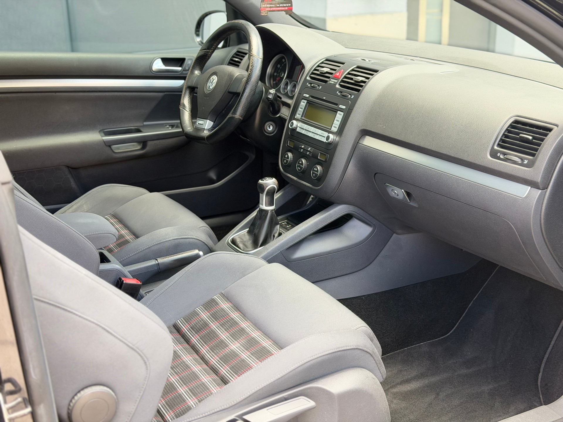 VW Golf 2.0 TFSI GTI-image-9