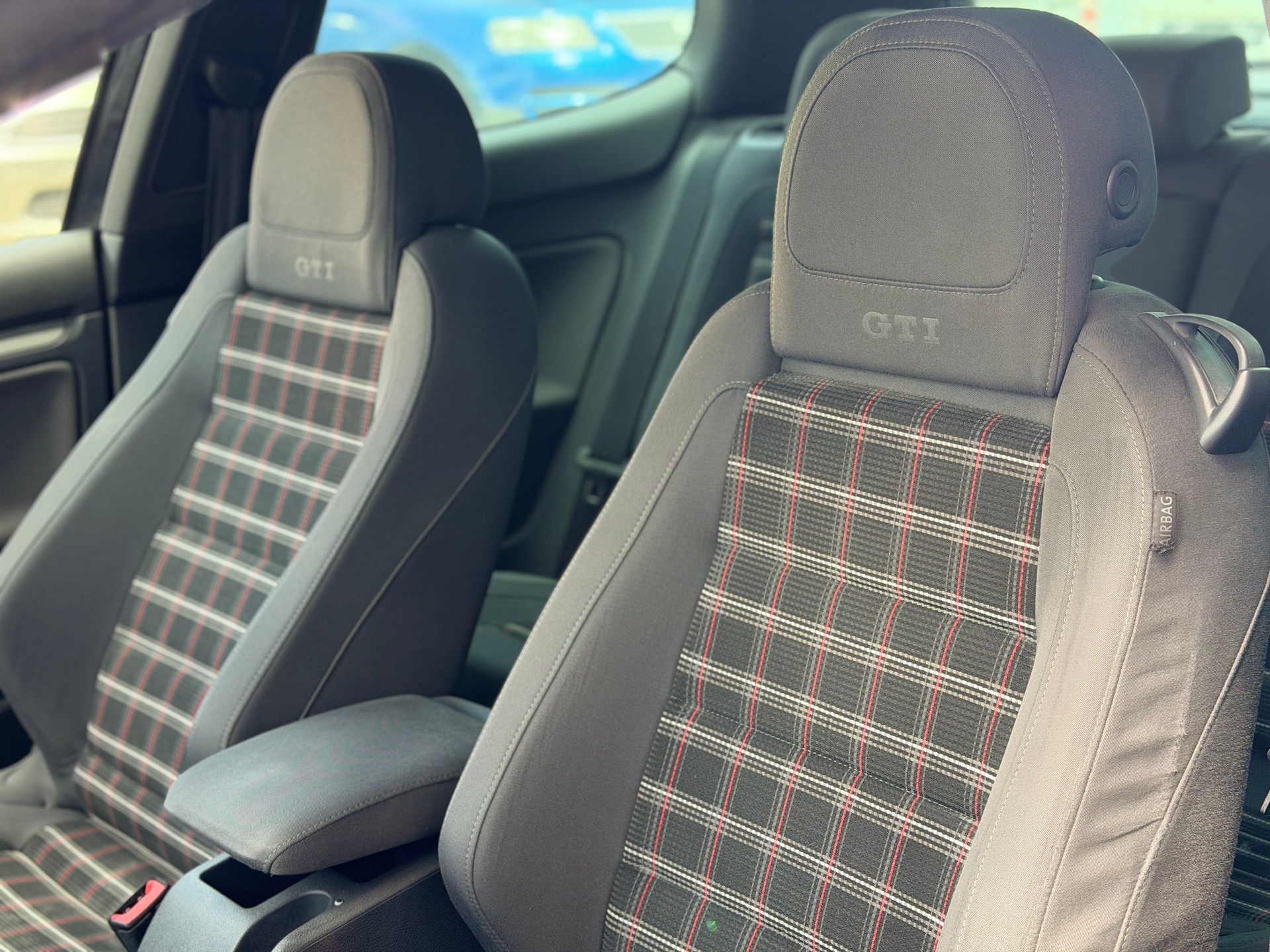 VW Golf 2.0 TFSI GTI-image-7