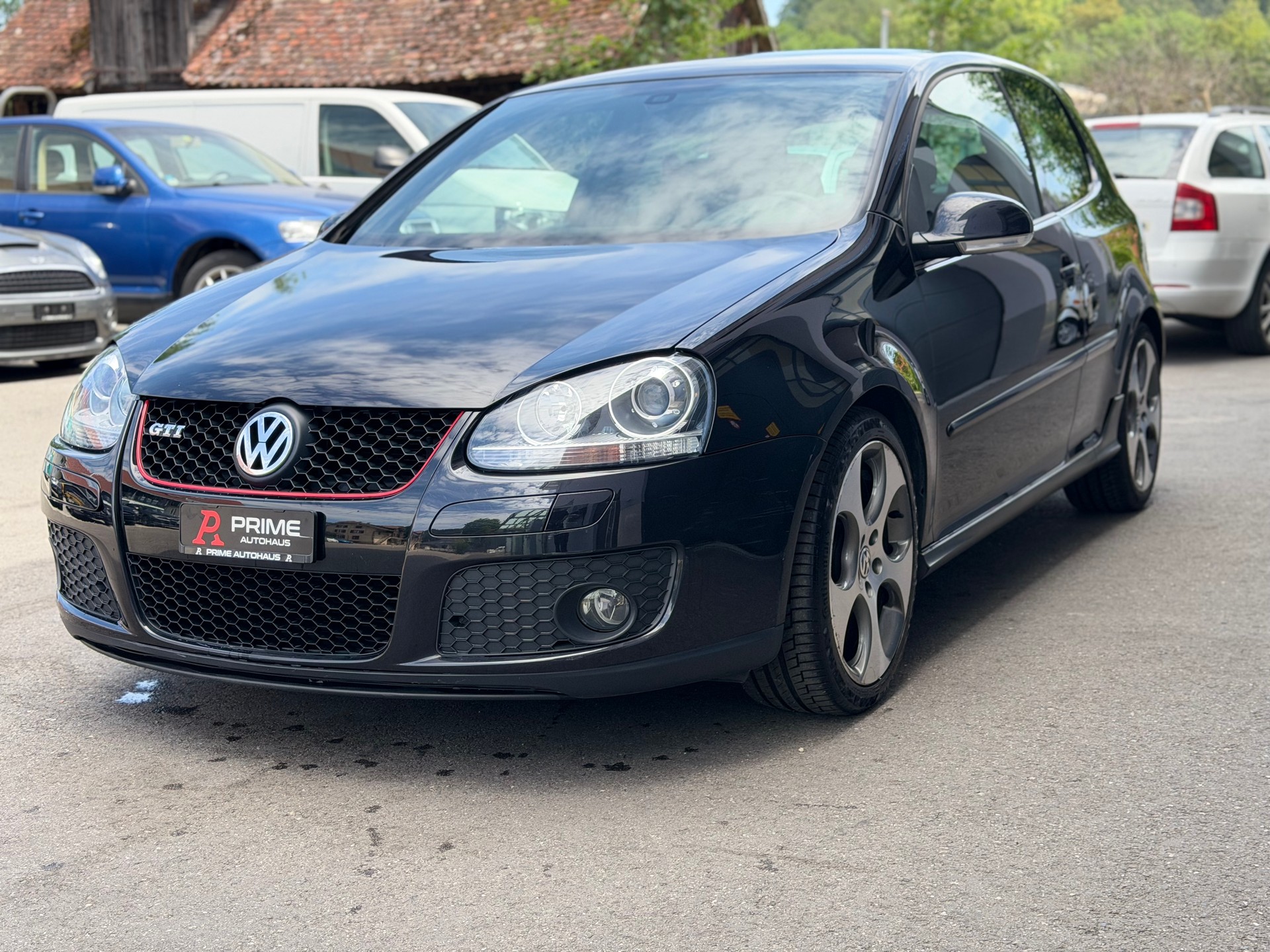 VW Golf 2.0 TFSI GTI-showroom-element-3