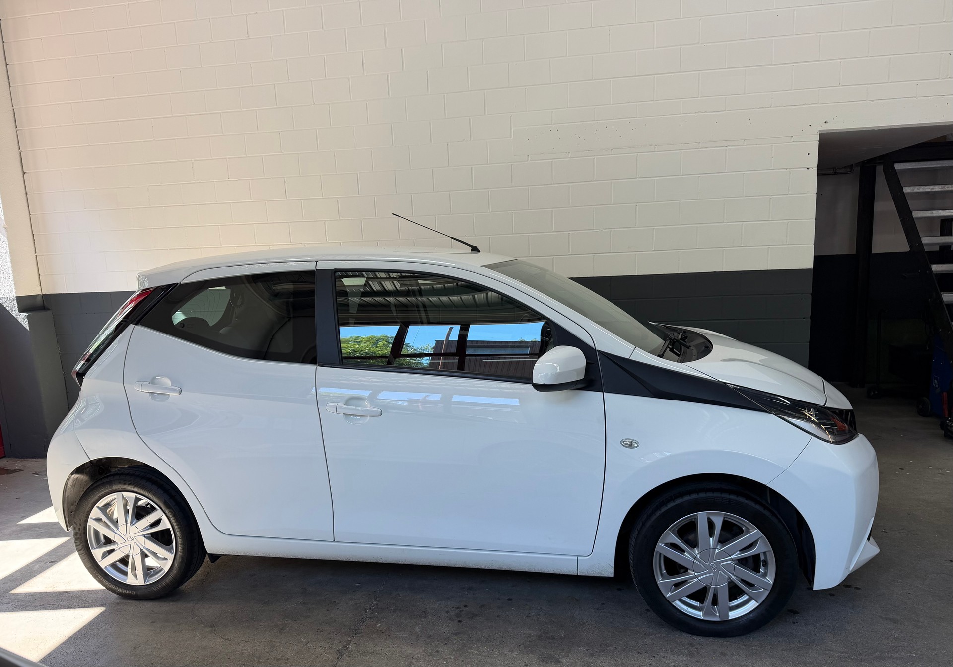 TOYOTA Aygo 1.0 VVT-i x-cite //NEU AB MFK!-image-4