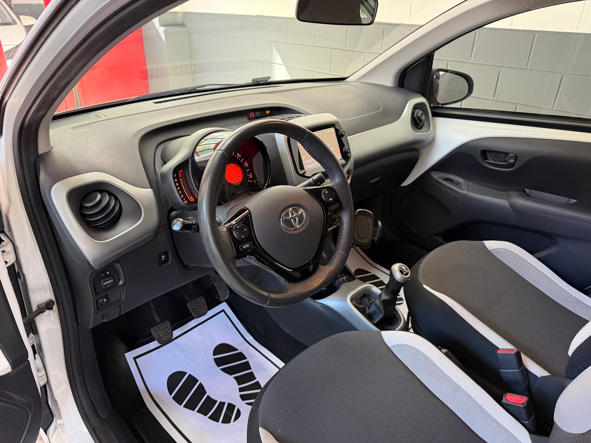 TOYOTA Aygo 1.0 VVT-i x-cite //NEU AB MFK!-image-10