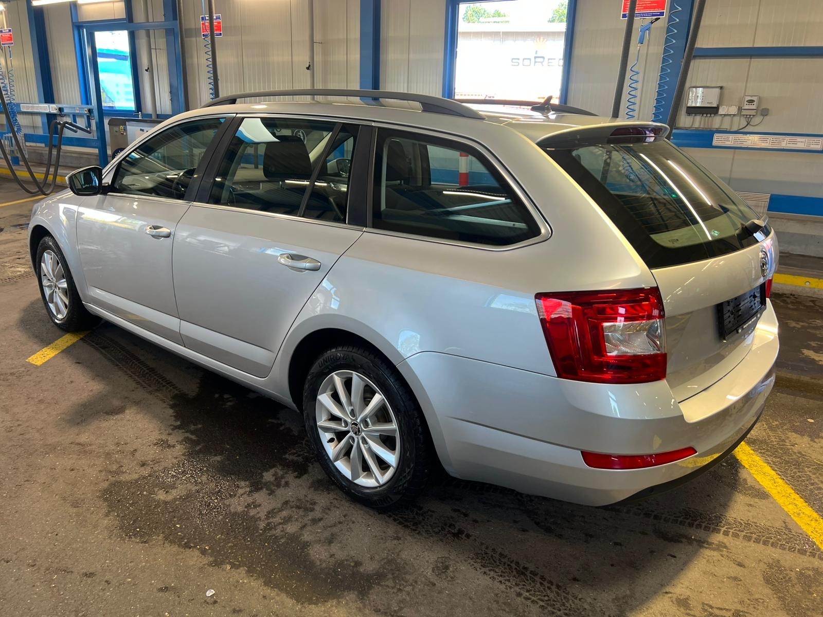 SKODA Octavia Combi 2.0 TDI Style 4x4 DSG-image-3