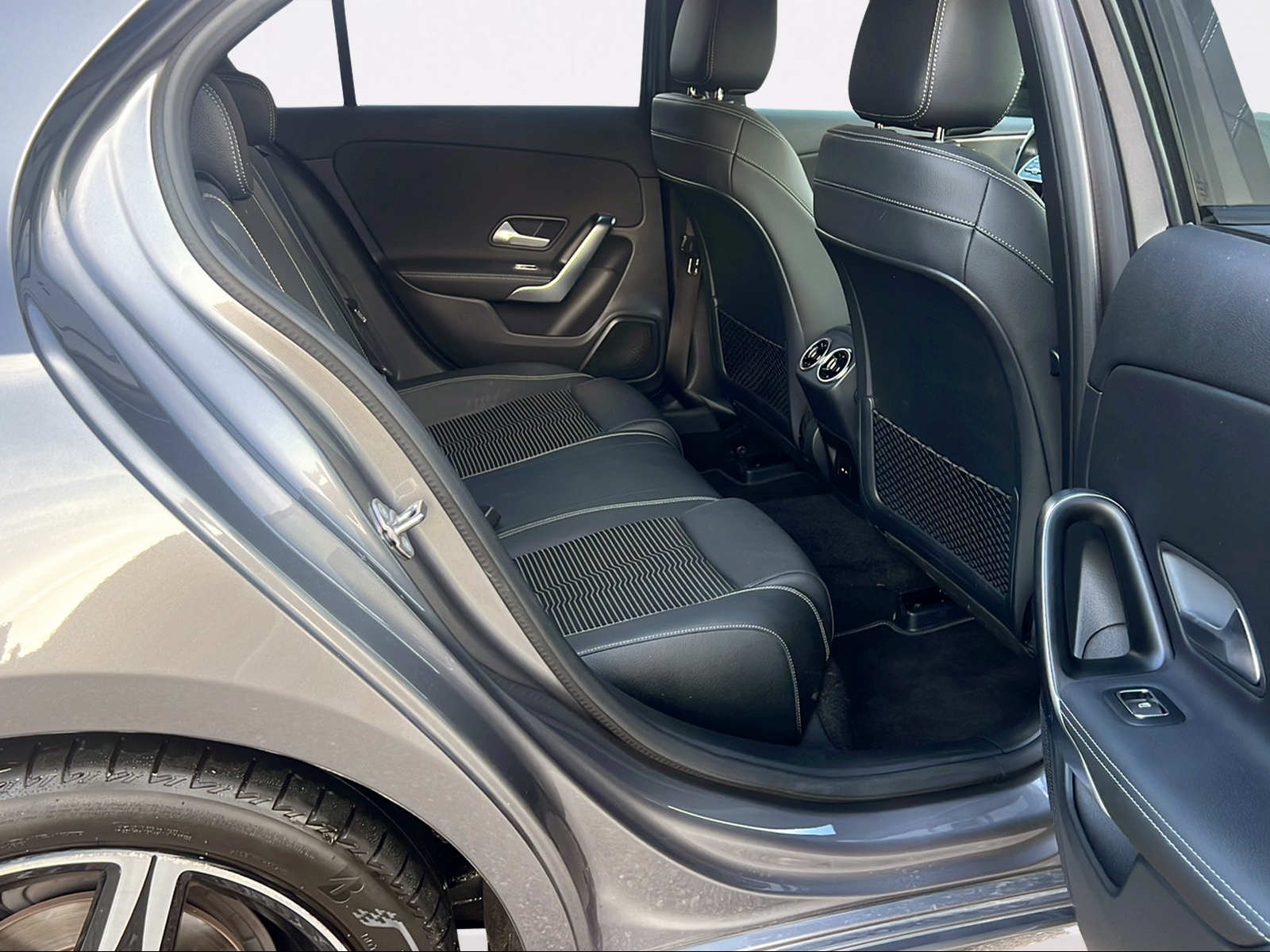 MERCEDES-BENZ A 180 Night Star 7G-DCT-image-7