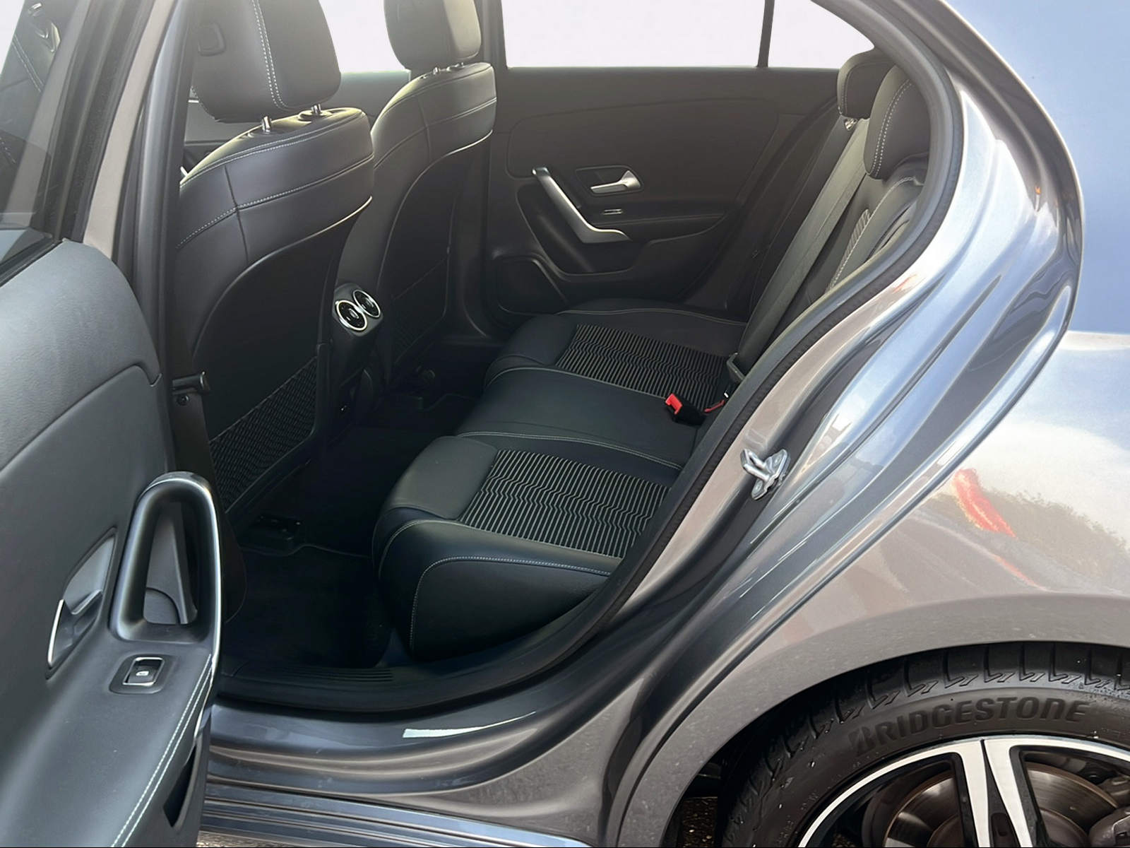MERCEDES-BENZ A 180 Night Star 7G-DCT-image-8