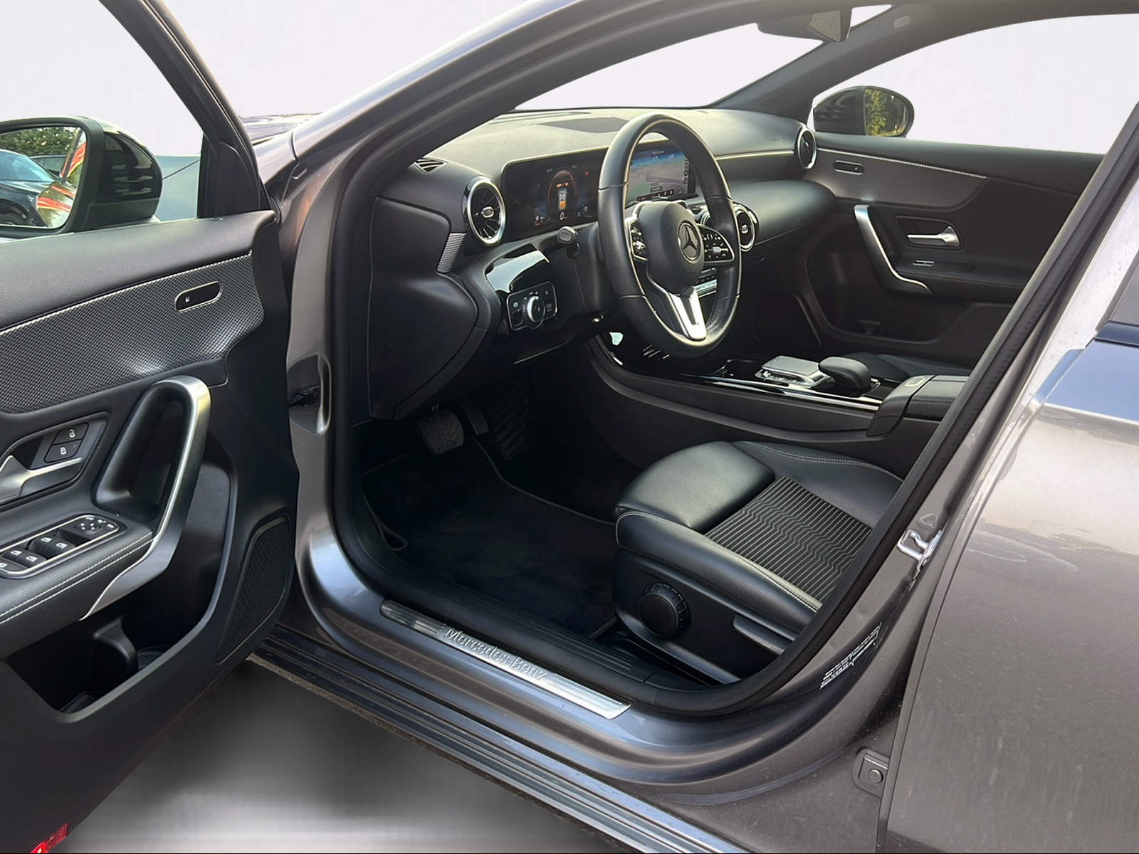 MERCEDES-BENZ A 180 Night Star 7G-DCT-image-9