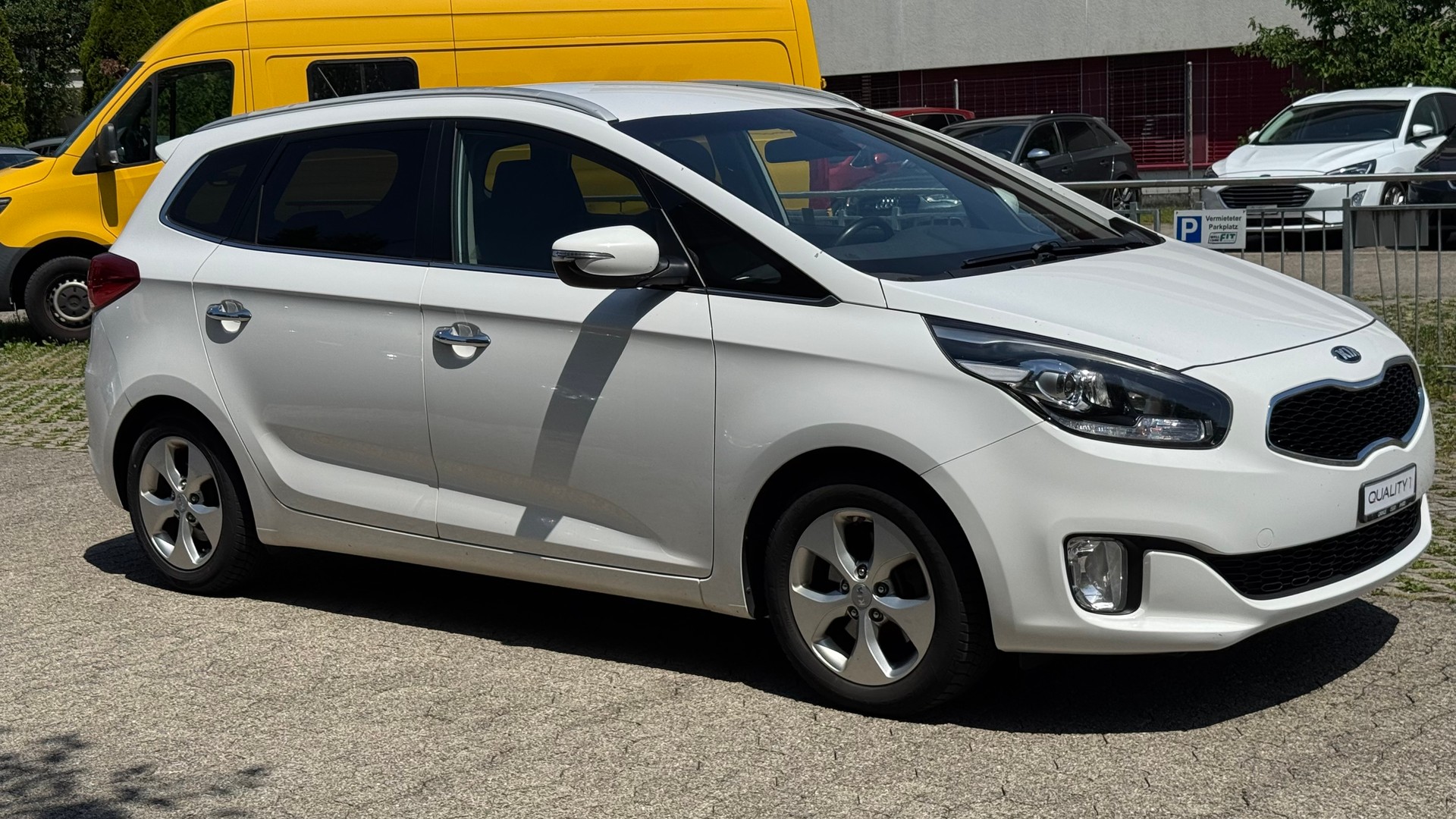 KIA Carens 1.7 CRDi Style-image-2