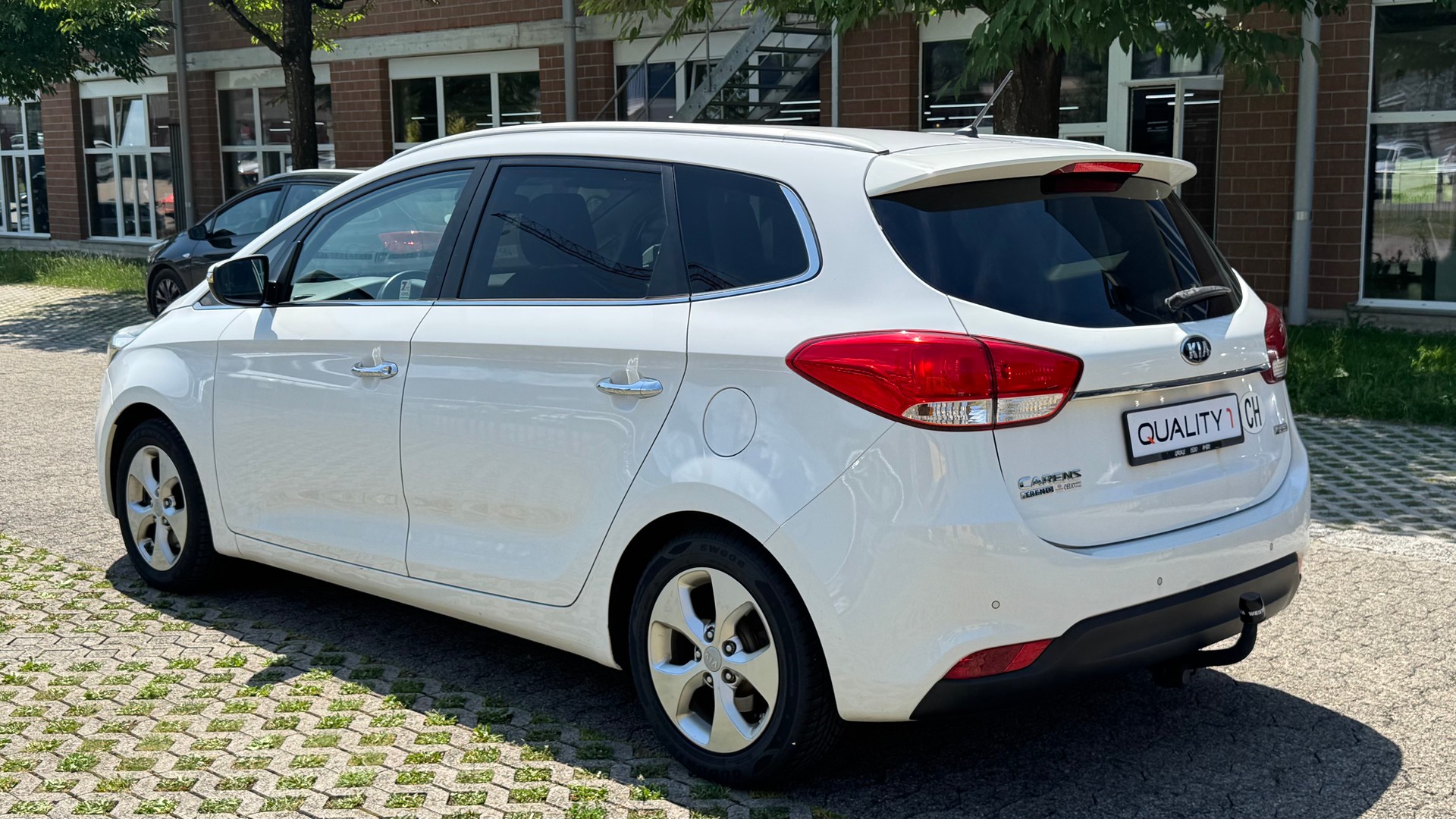 KIA Carens 1.7 CRDi Style-image-4