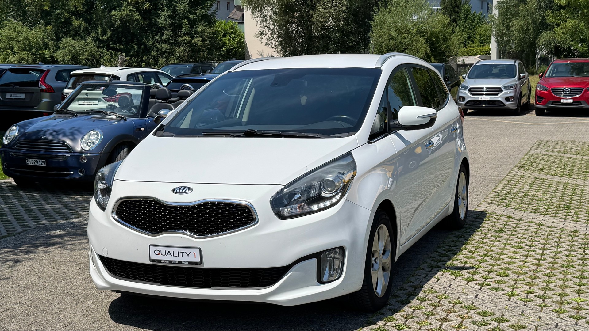 KIA Carens 1.7 CRDi Style-image-1