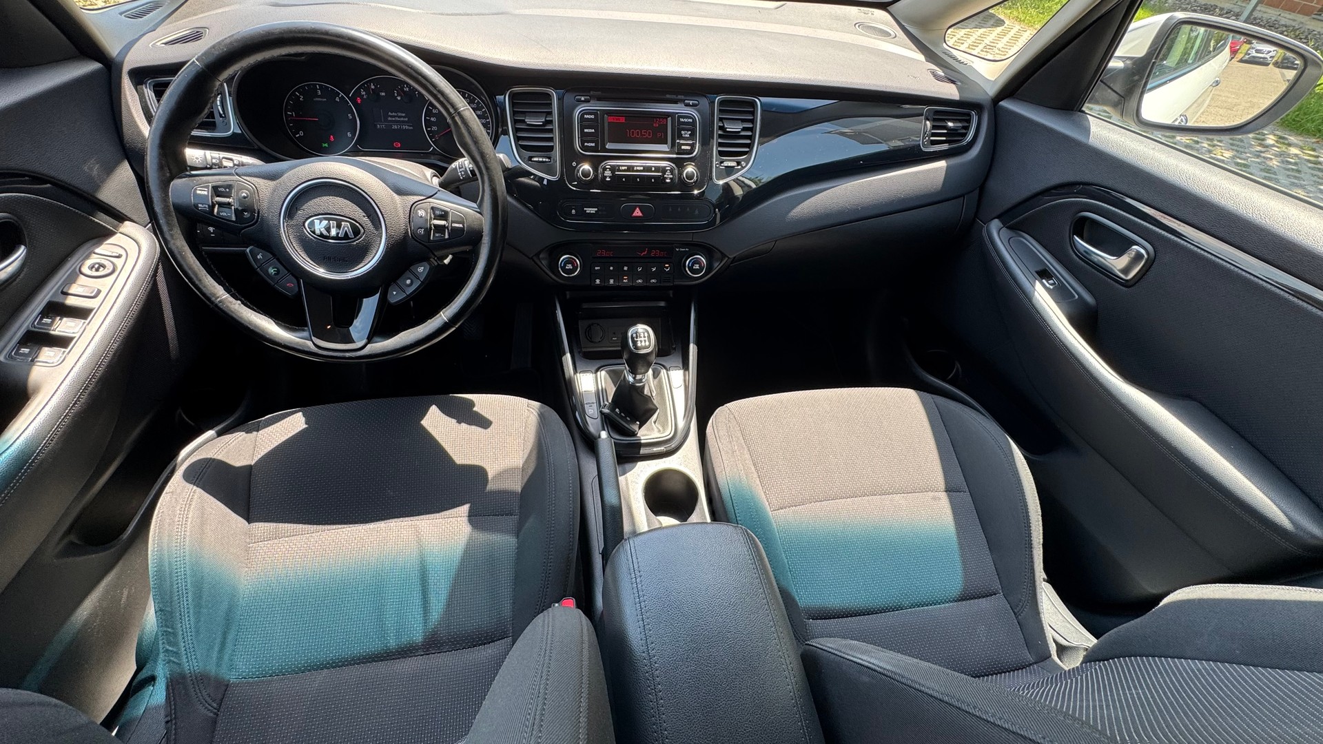 KIA Carens 1.7 CRDi Style-image-7