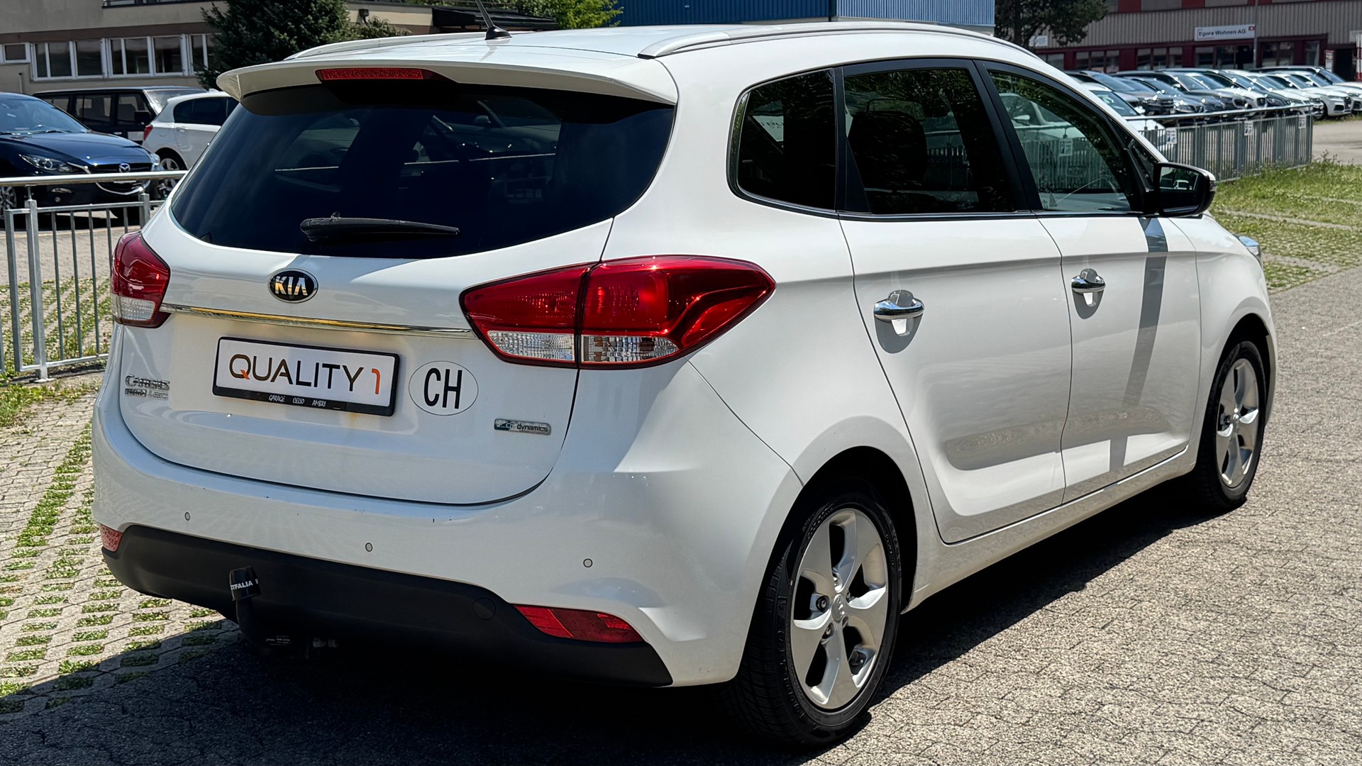 KIA Carens 1.7 CRDi Style-image-3