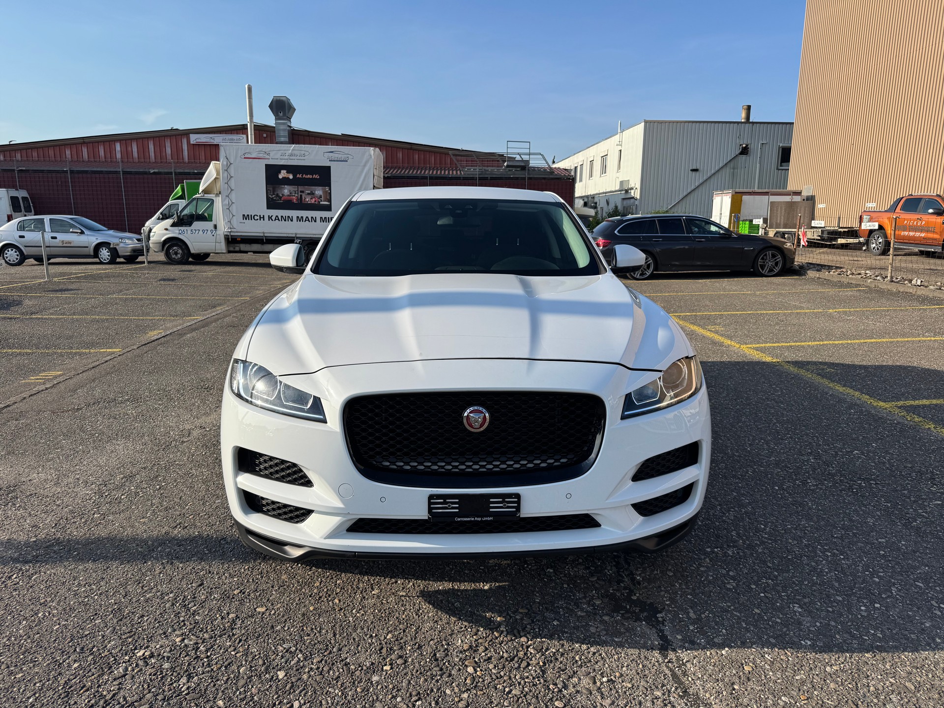 JAGUAR F-Pace 2.0d Pure AWD Automatik-image-0