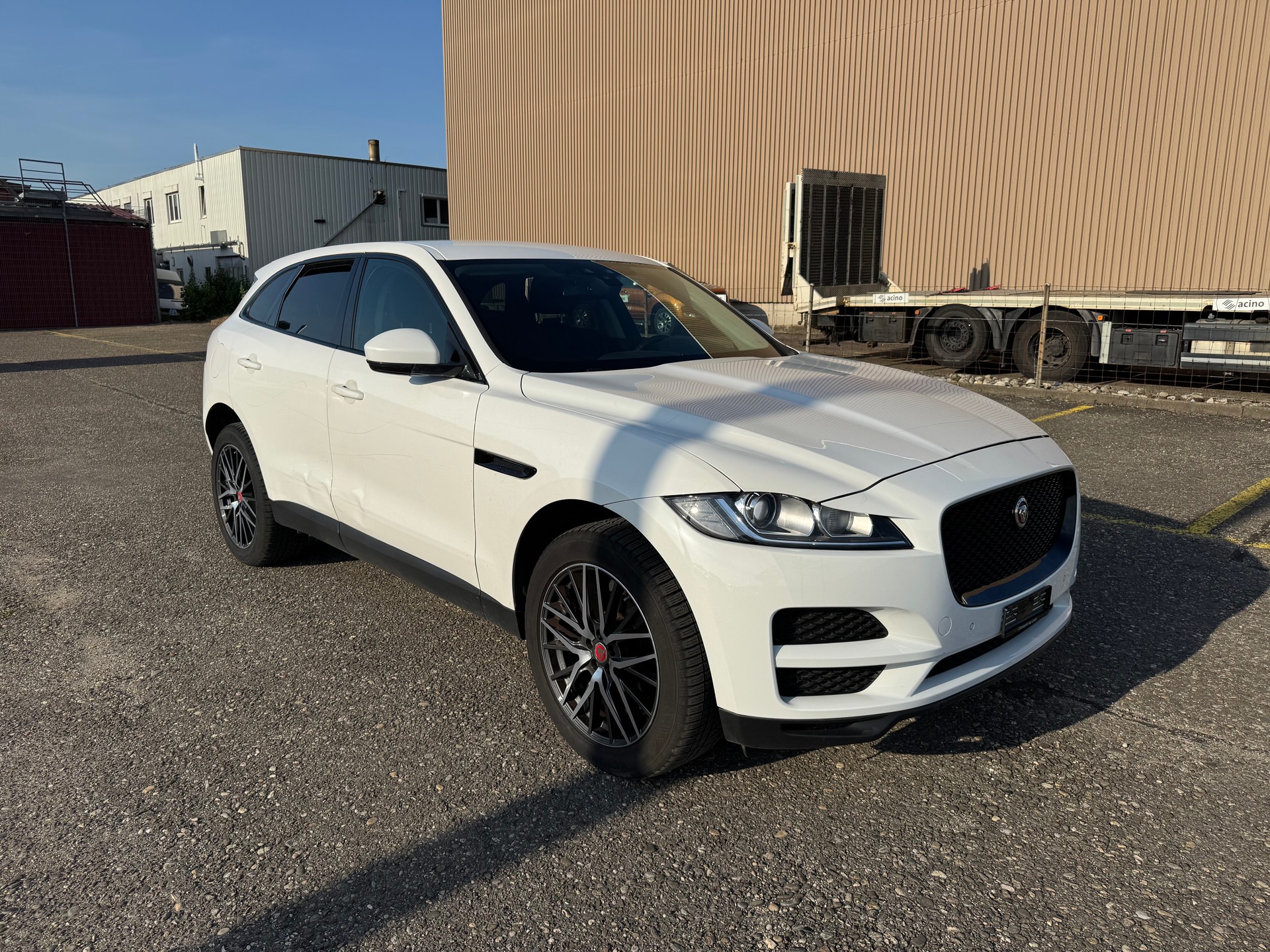 JAGUAR F-Pace 2.0d Pure AWD Automatik-image-3