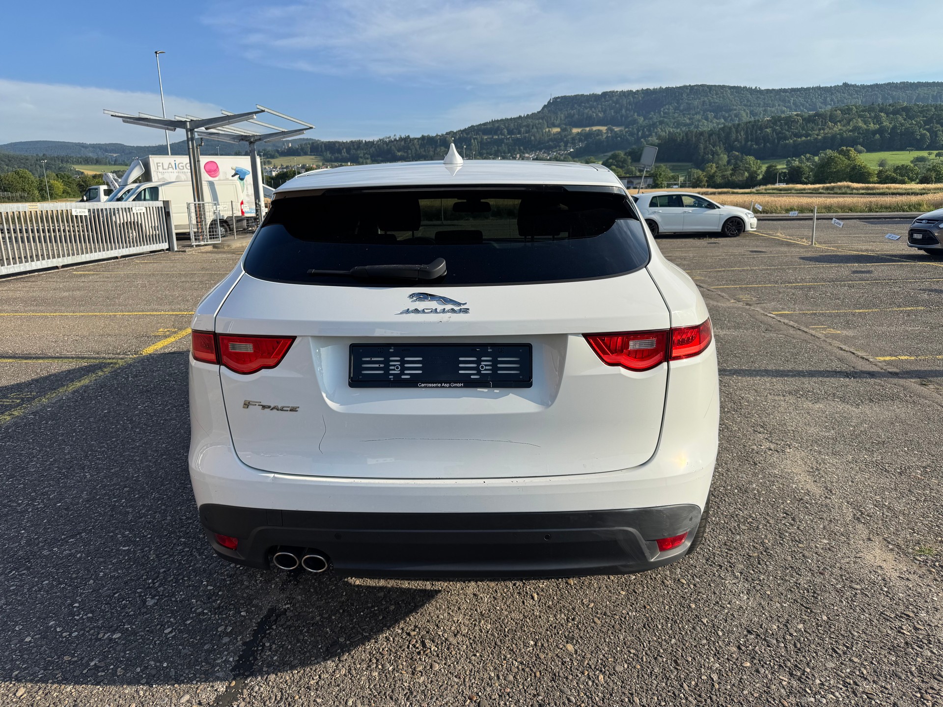 JAGUAR F-Pace 2.0d Pure AWD Automatik-image-7