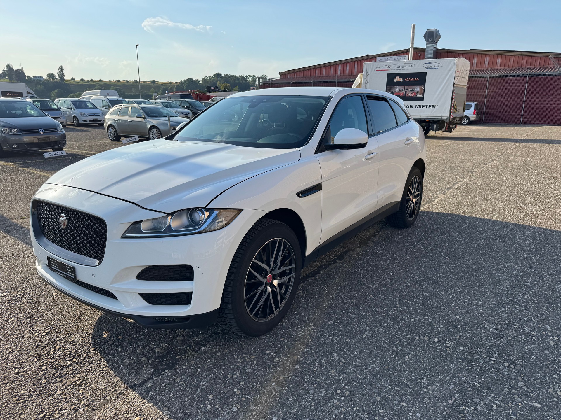 JAGUAR F-Pace 2.0d Pure AWD Automatik-image-5