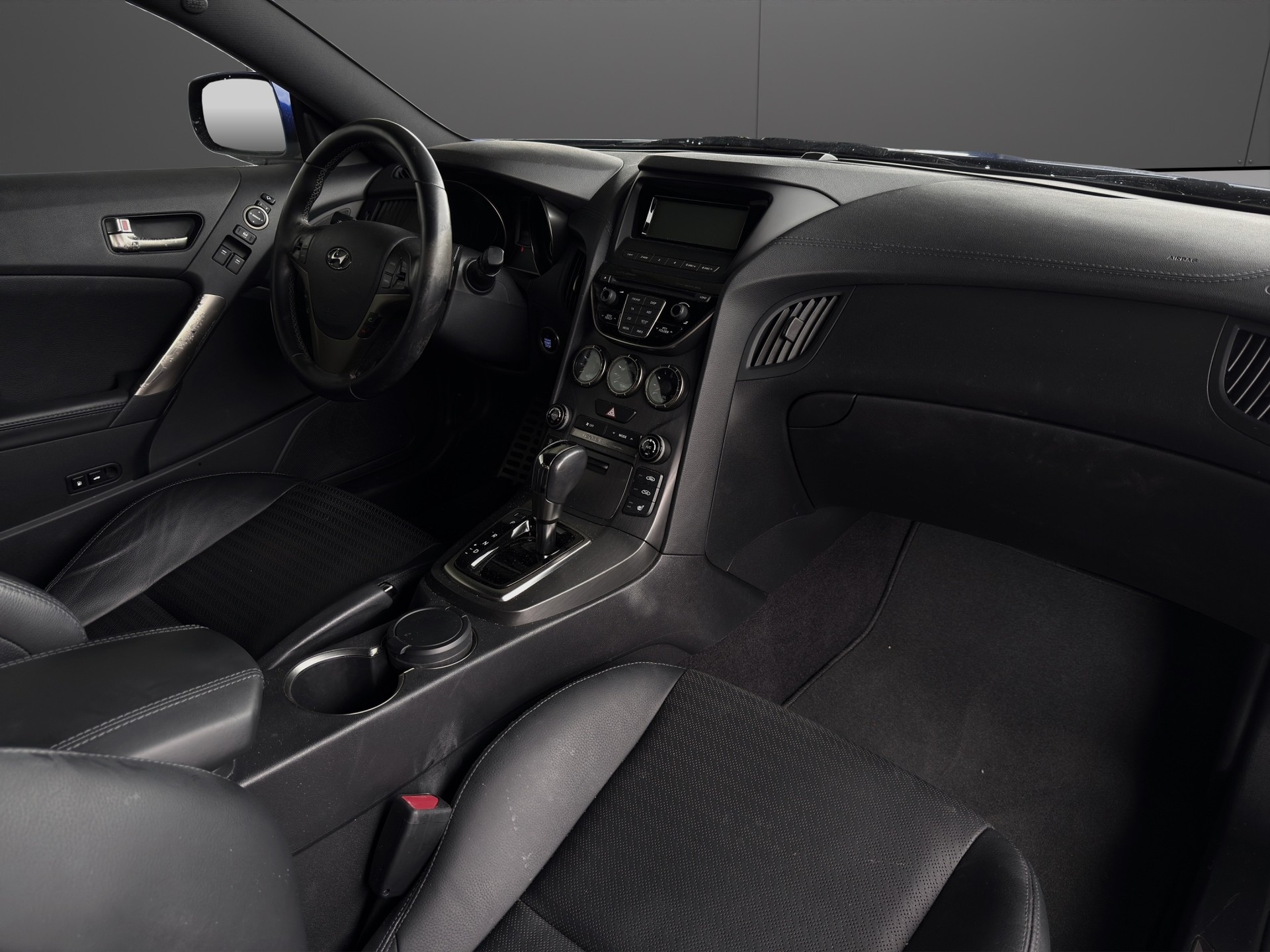HYUNDAI Genesis 3.8 V6 Automatic-image-8