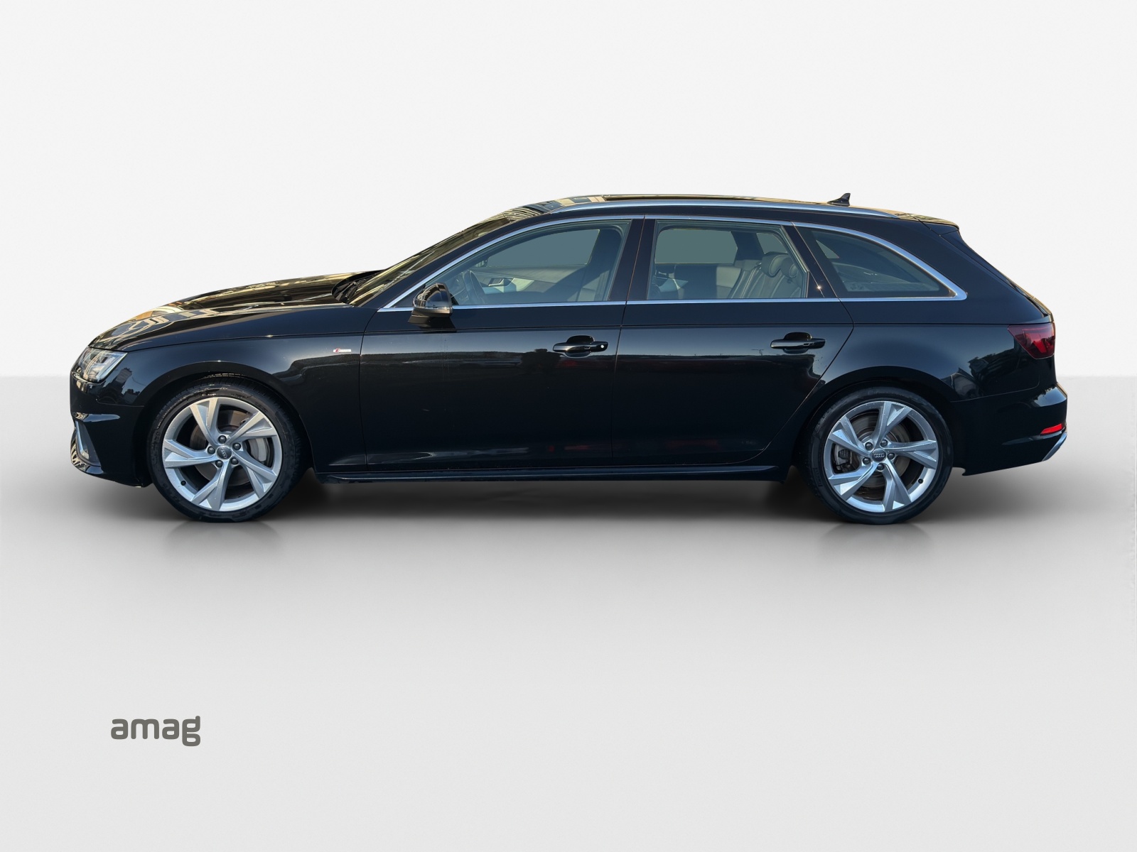 AUDI A4 Avant 45 TFSI Sport S-tronic quattro-image-1