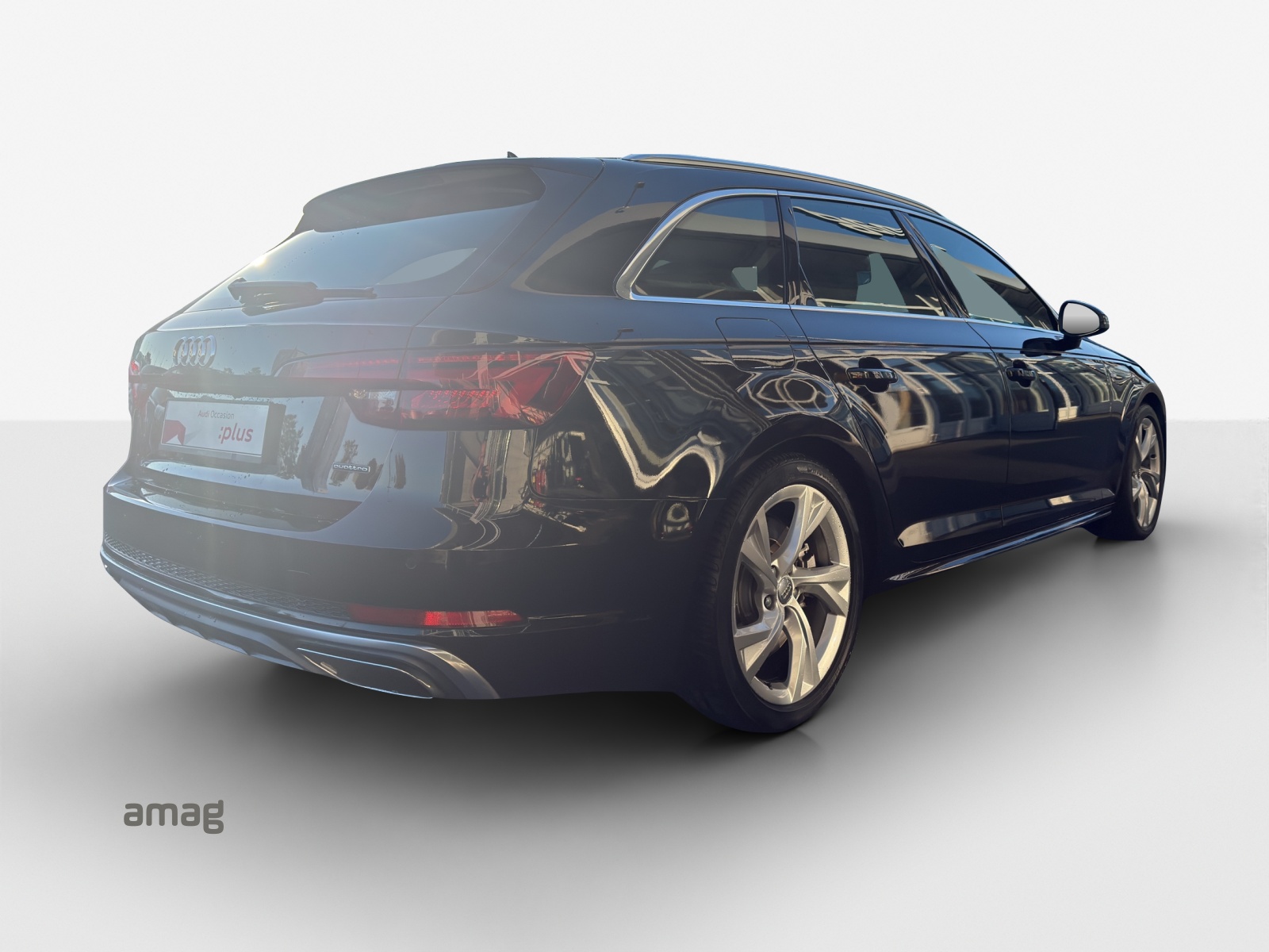 AUDI A4 Avant 45 TFSI Sport S-tronic quattro-image-4